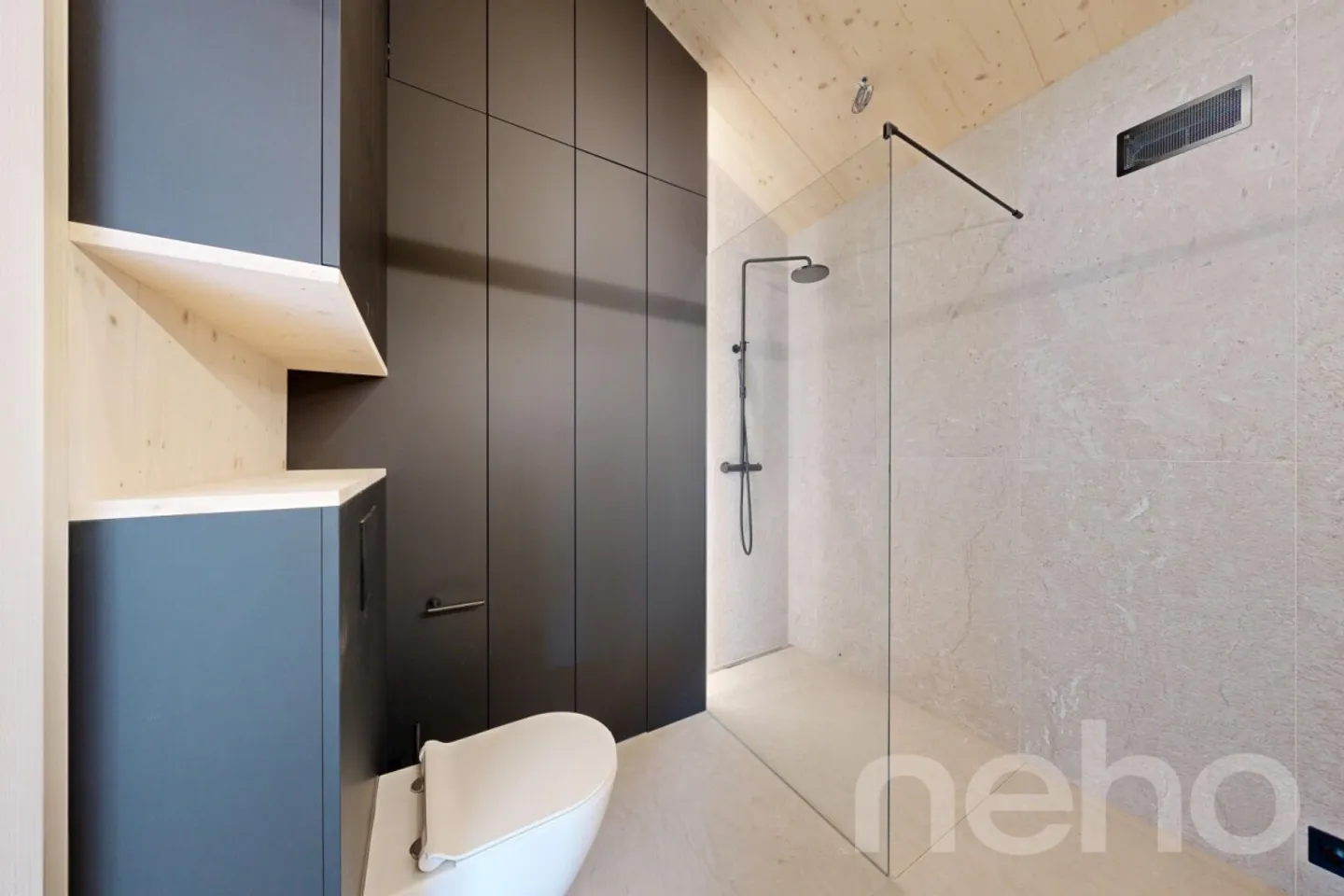 Stylish Penthouse with Mountain View - Photo 11 of 12