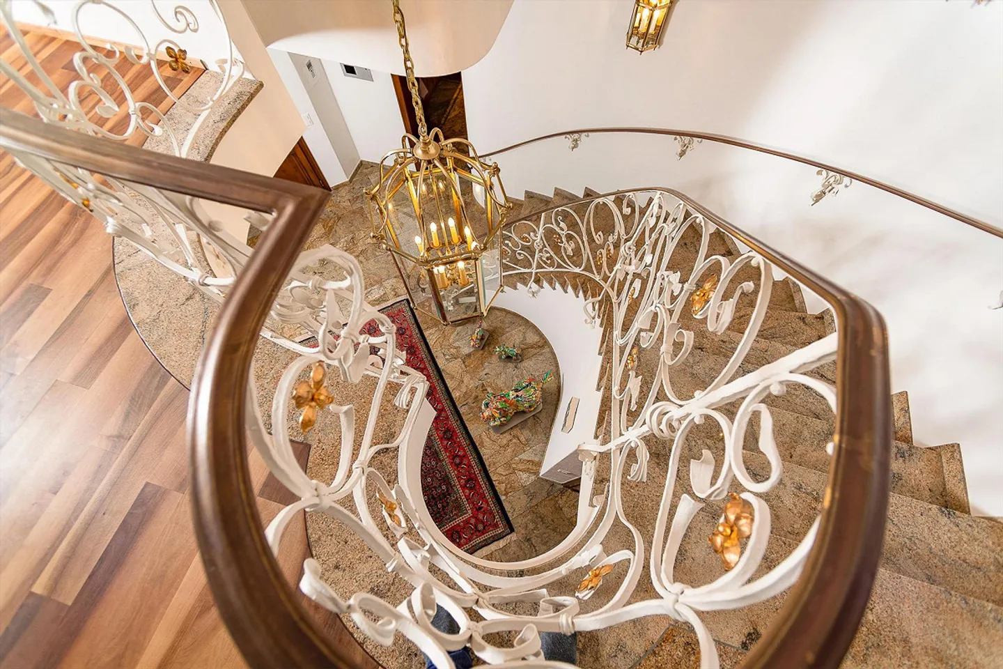 High-quality country villa in impressive surroundings - Photo 10 of 12