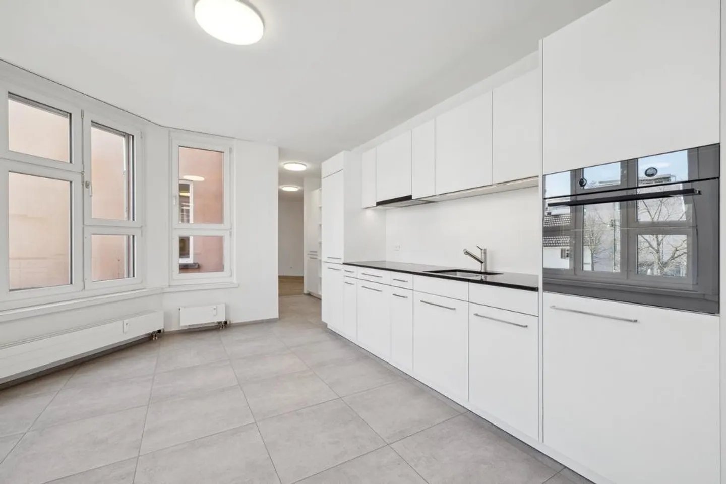 Moderne Wohnung in Therwil - Foto 3 von 11