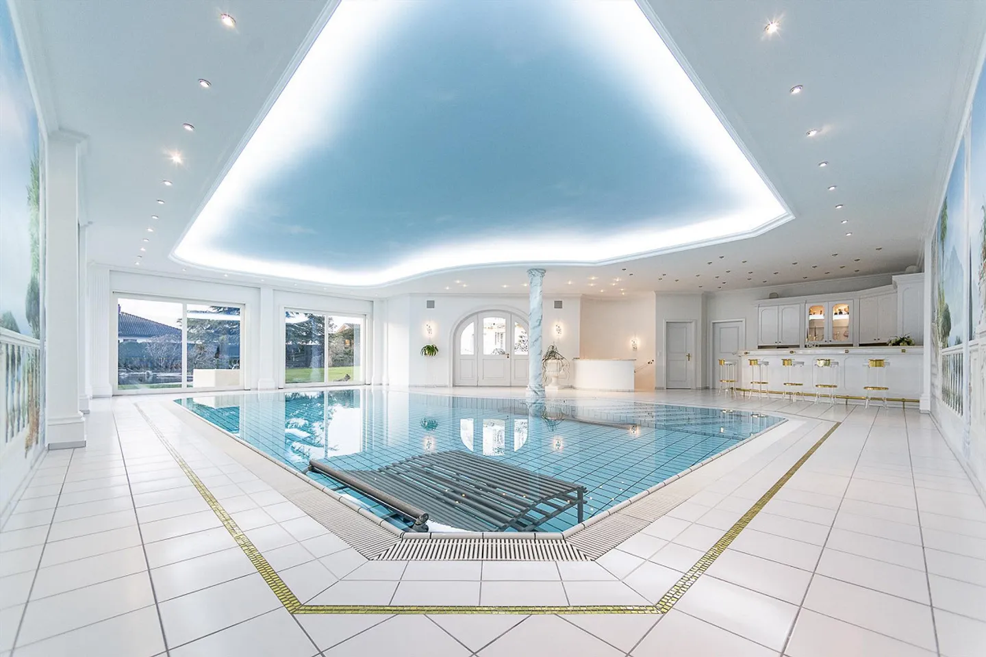 High-quality country villa in impressive surroundings - Photo 11 of 12