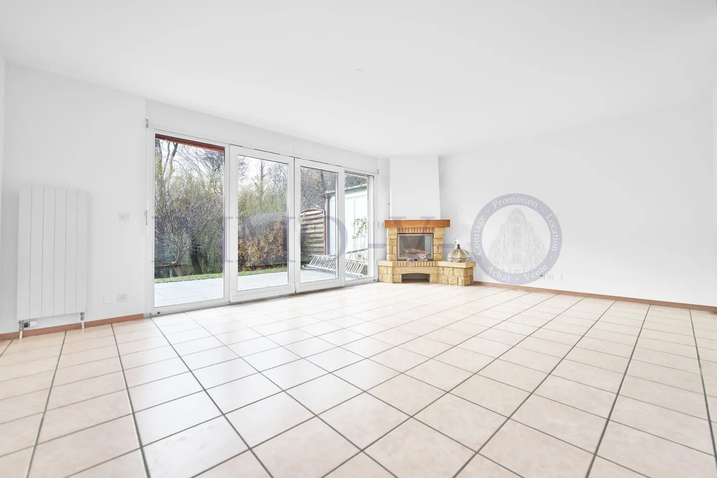 GERÄUMIG MIT GROSSEN GARTEN IN RUHIGER LAGE - Foto 4 von 10