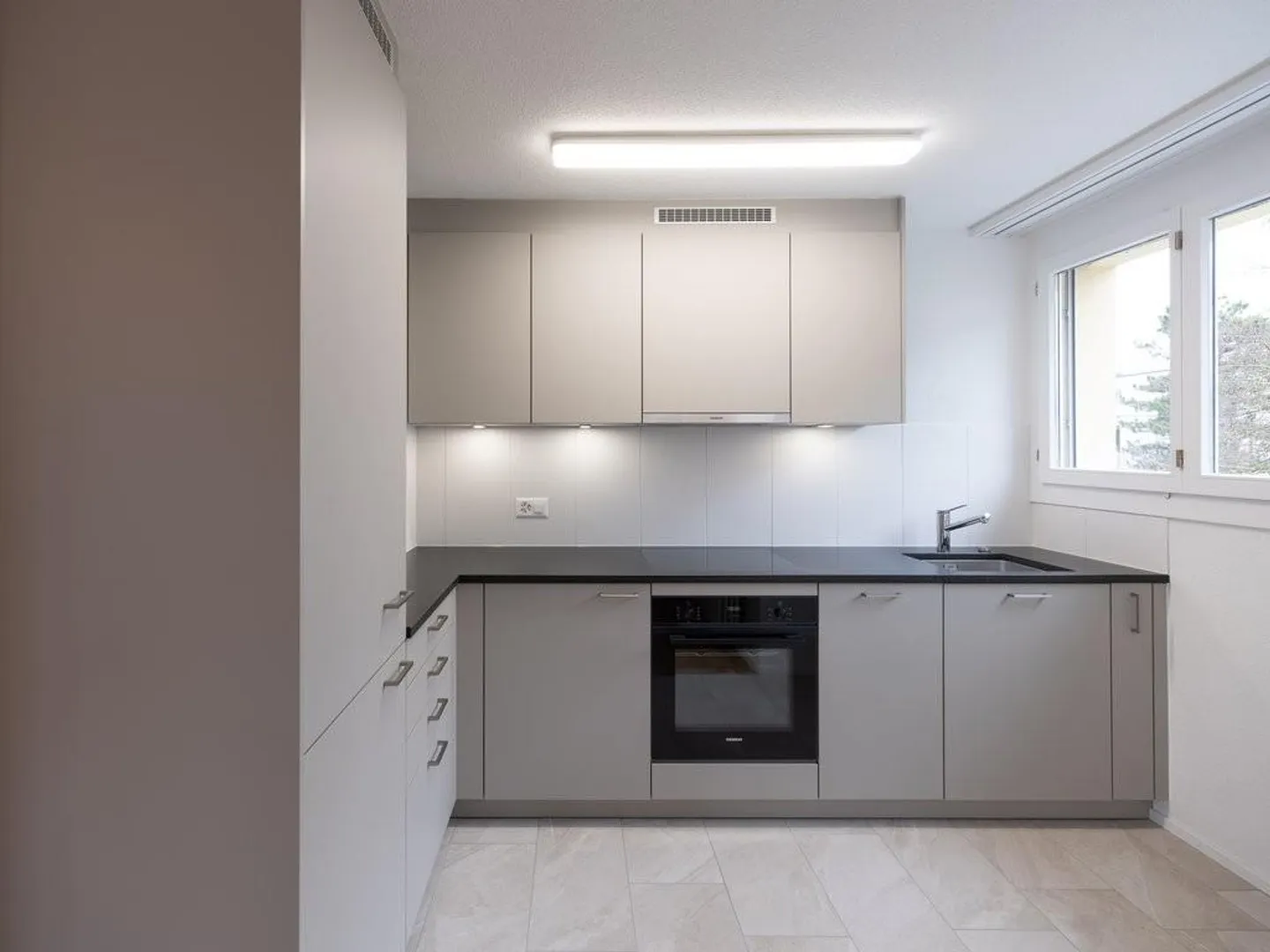 Charmante Wohnung mit Balkon - Foto 2 von 6