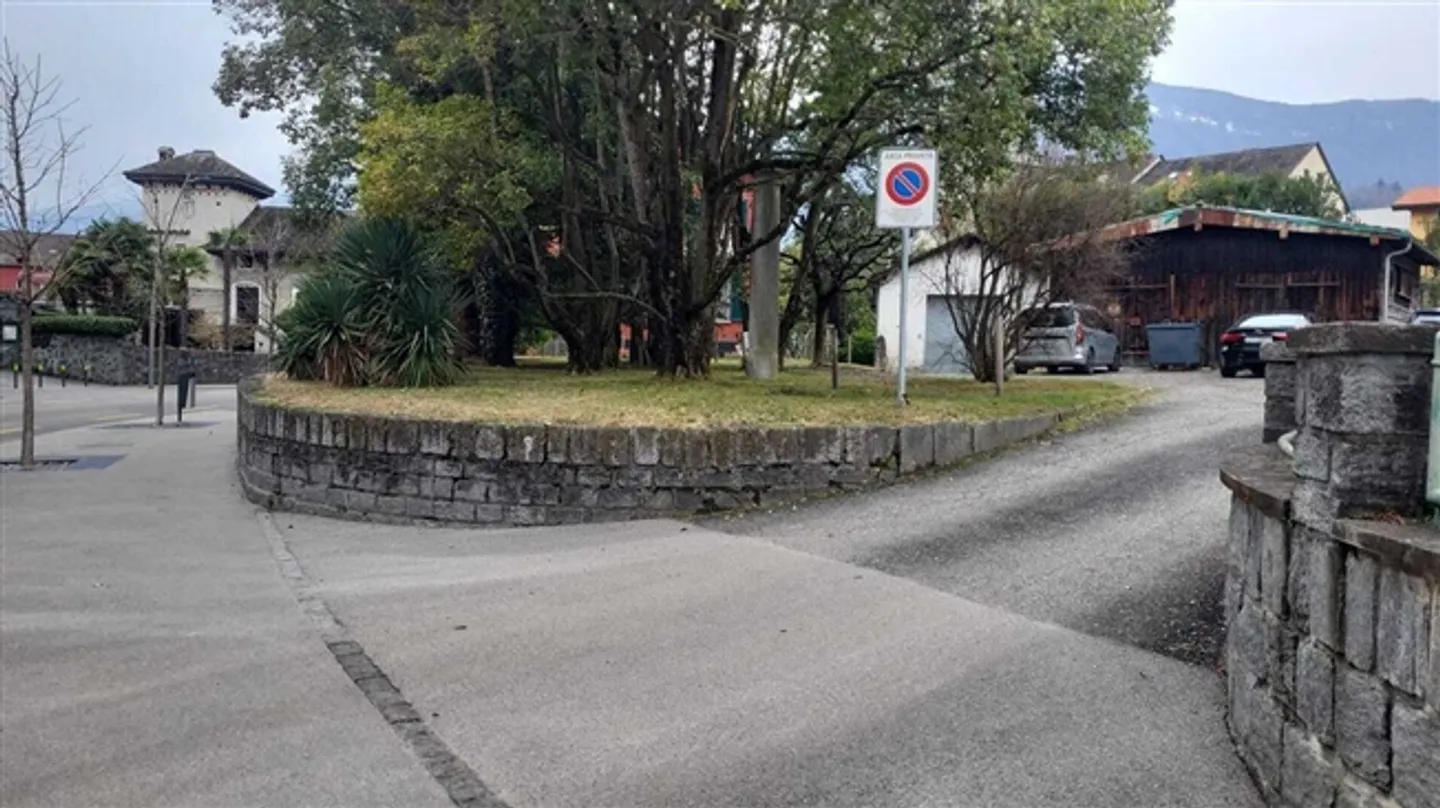 Parking spaces for rent in the center of Ascona - Photo 2 of 2