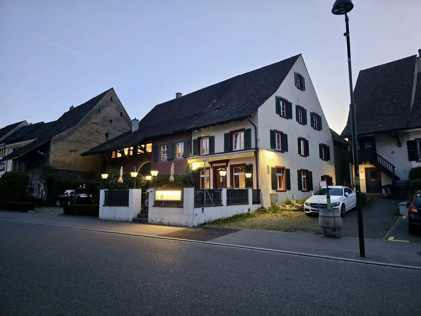 Restaurant charmant dans le centre historique de Muttenz - Photo 1 sur 15