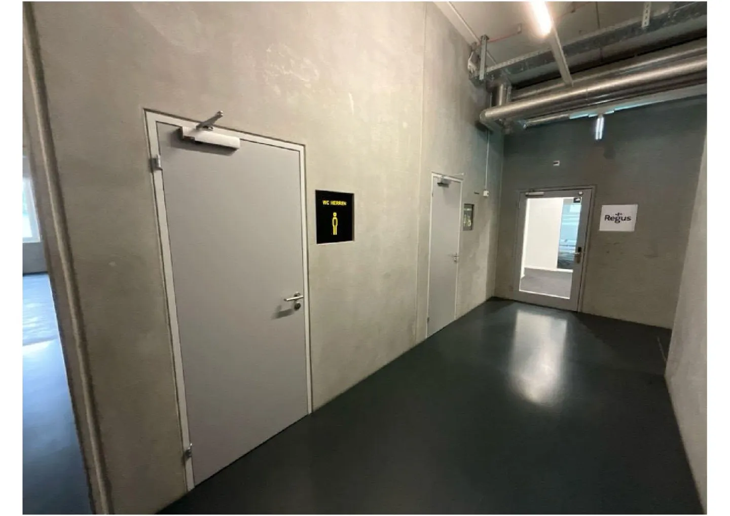 Spazio commerciale arredato nell'arena FCS - Foto 11 di 11