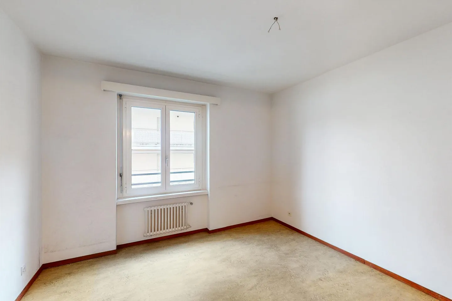 Spacious apartment with park view on the island - Photo 4 of 9
