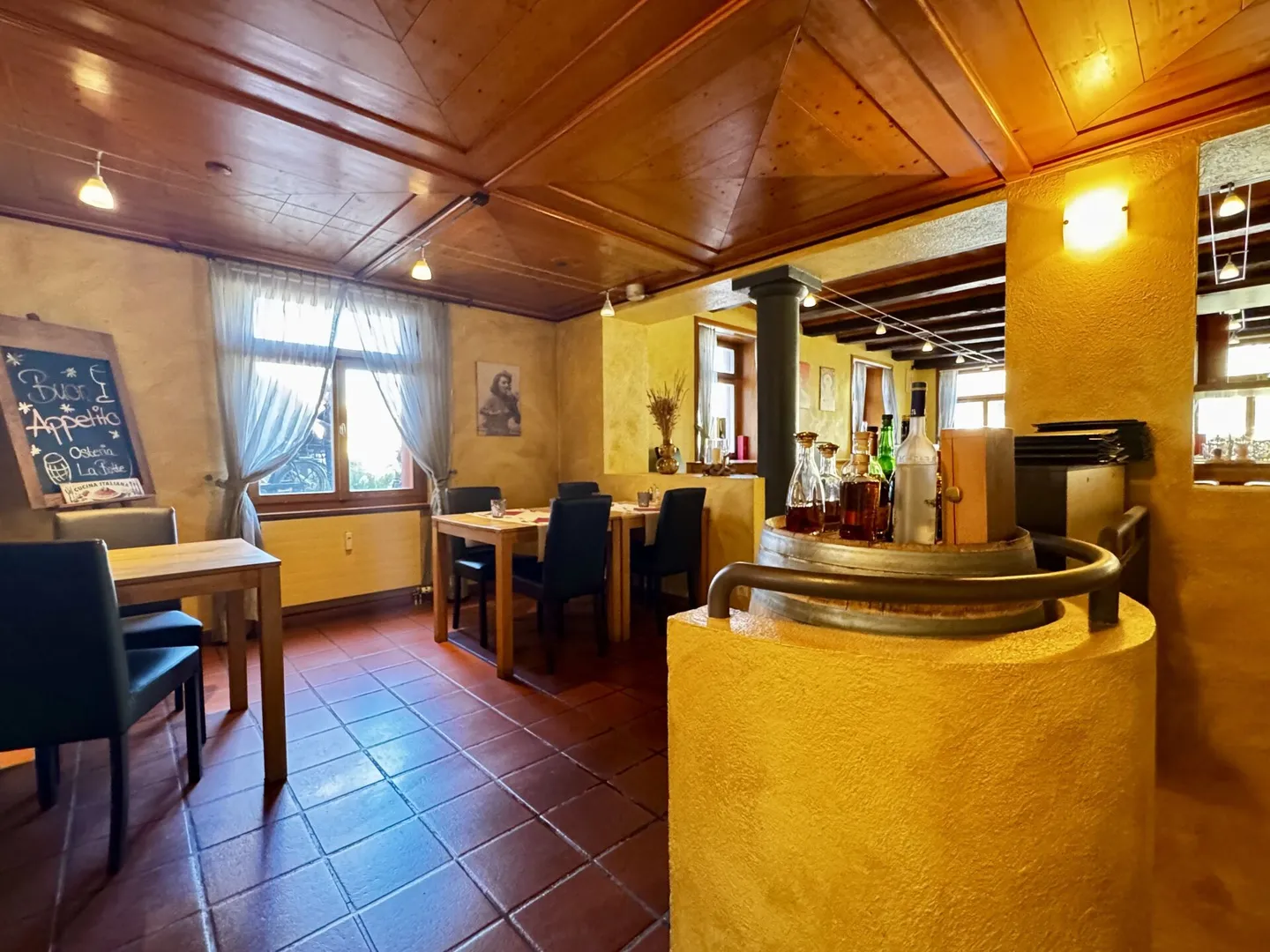 Restaurant charmant dans le centre historique de Muttenz - Photo 9 sur 15