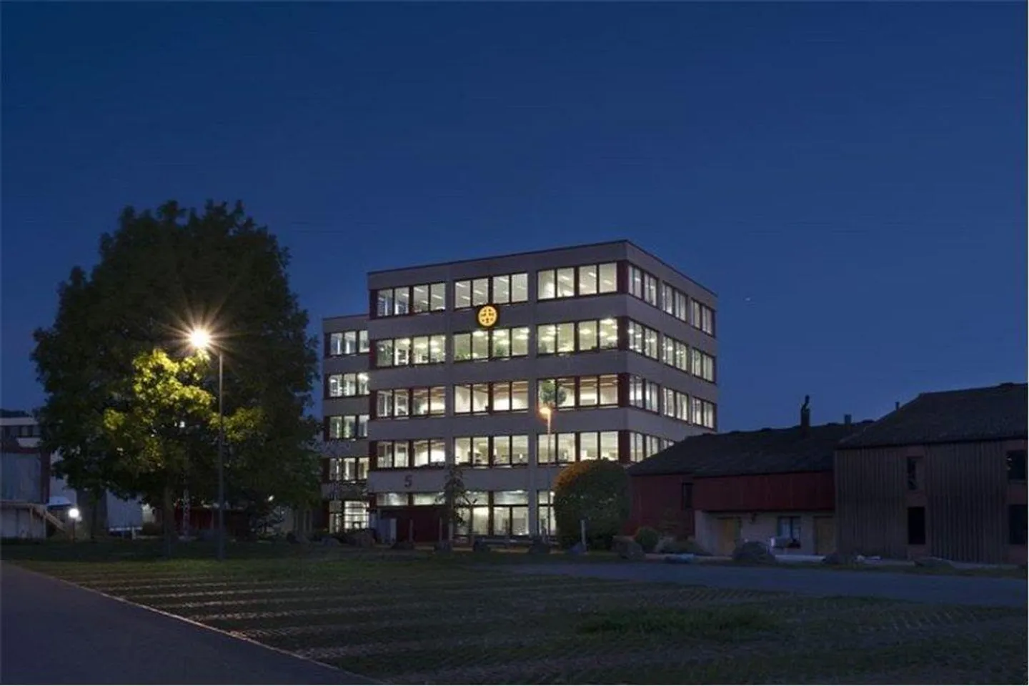 100 - 520 m2 Office and Commercial Spaces 3rd Floor - Photo 2 of 9