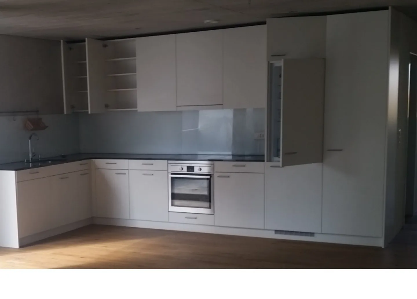 Appartamento moderno di 2,5 stanze in una posizione centrale - Foto 3 di 7