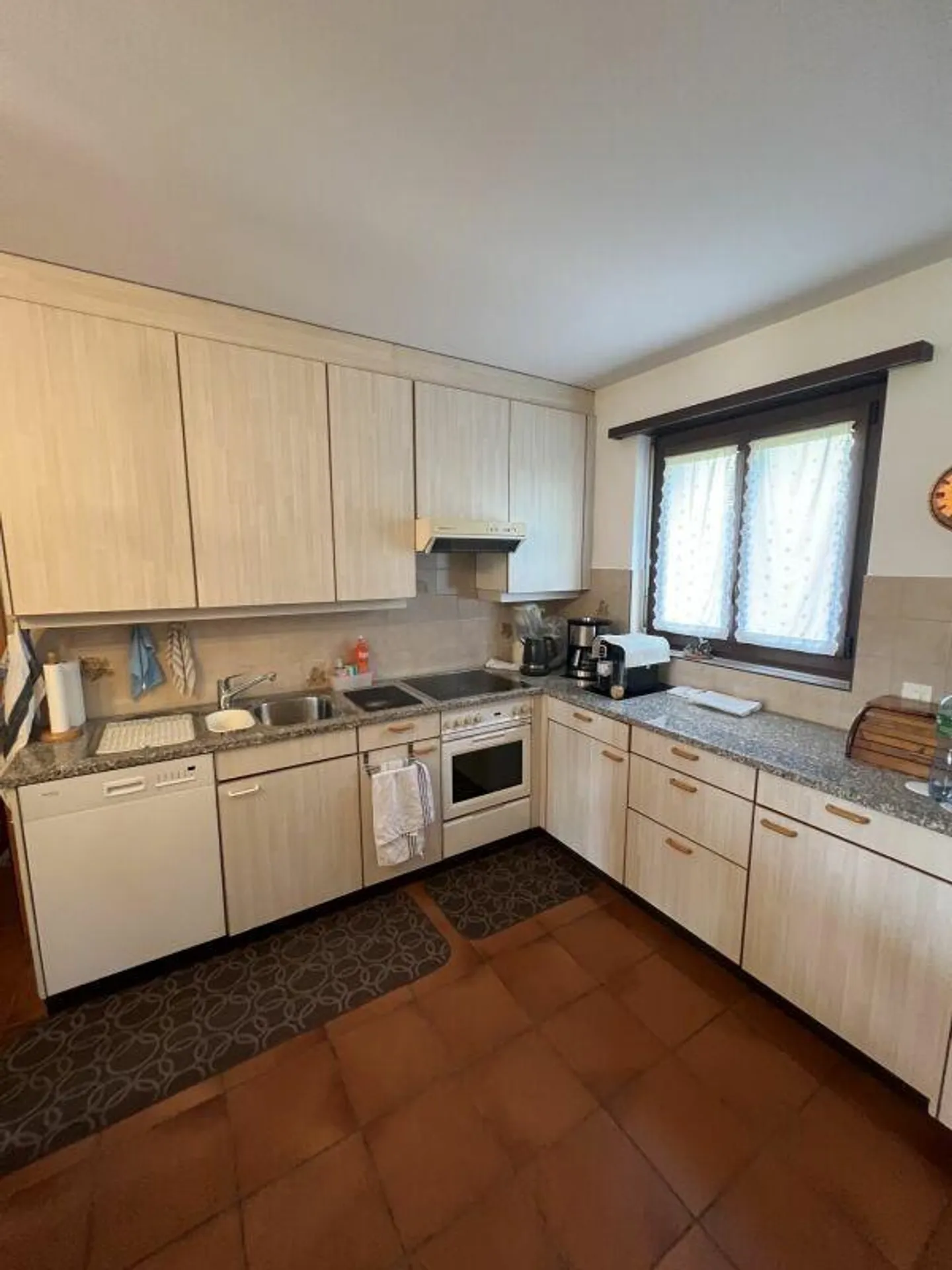 Rustic House in the Heart of Davesco - Photo 4 of 6