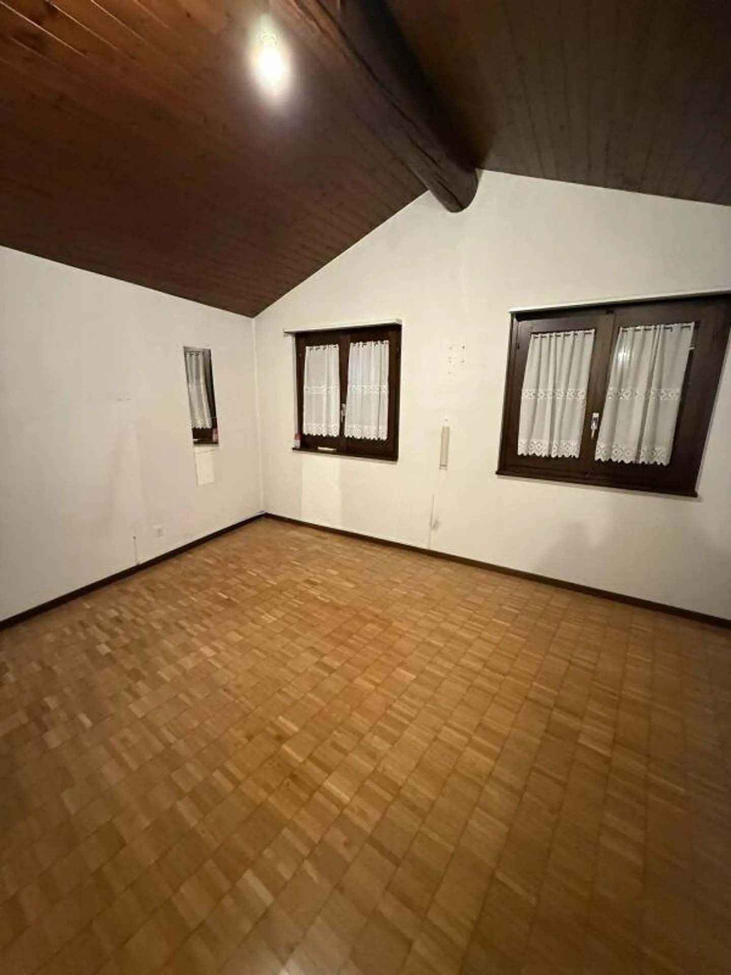 Rustic House in the Heart of Davesco - Photo 5 of 6