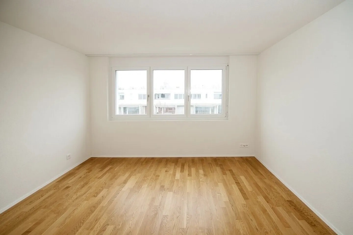 Contemporary Apartment - Bright and Functional - Photo 3 of 7