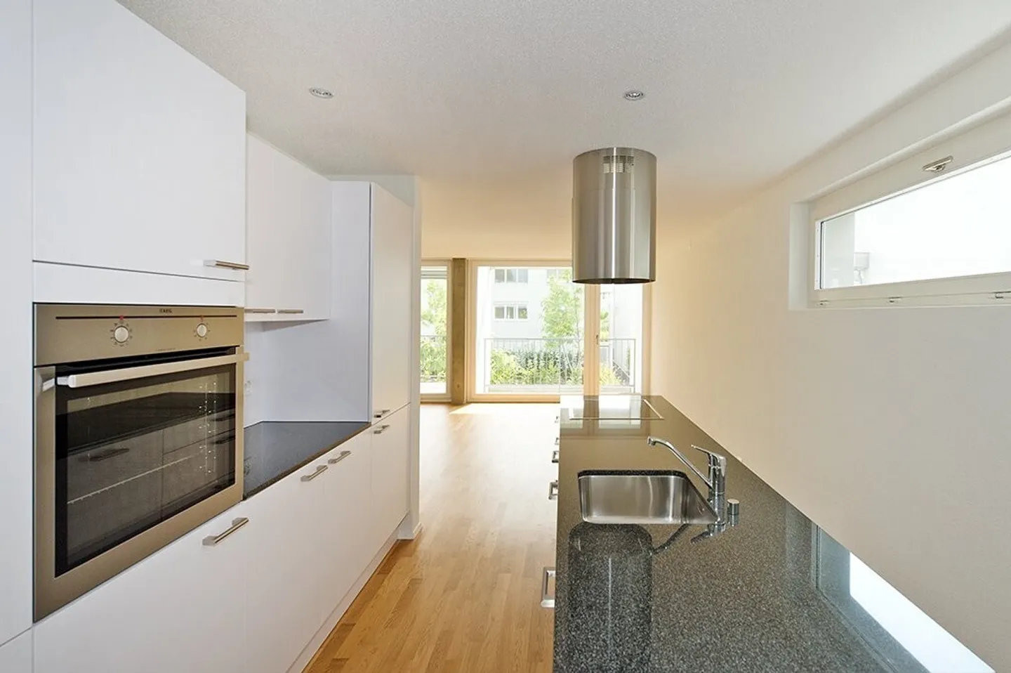 Contemporary Apartment - Bright and Functional - Photo 4 of 7