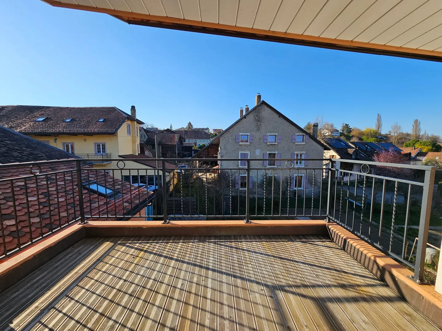 Atypical Apartment with Sunset Terrace - Photo 2 of 10