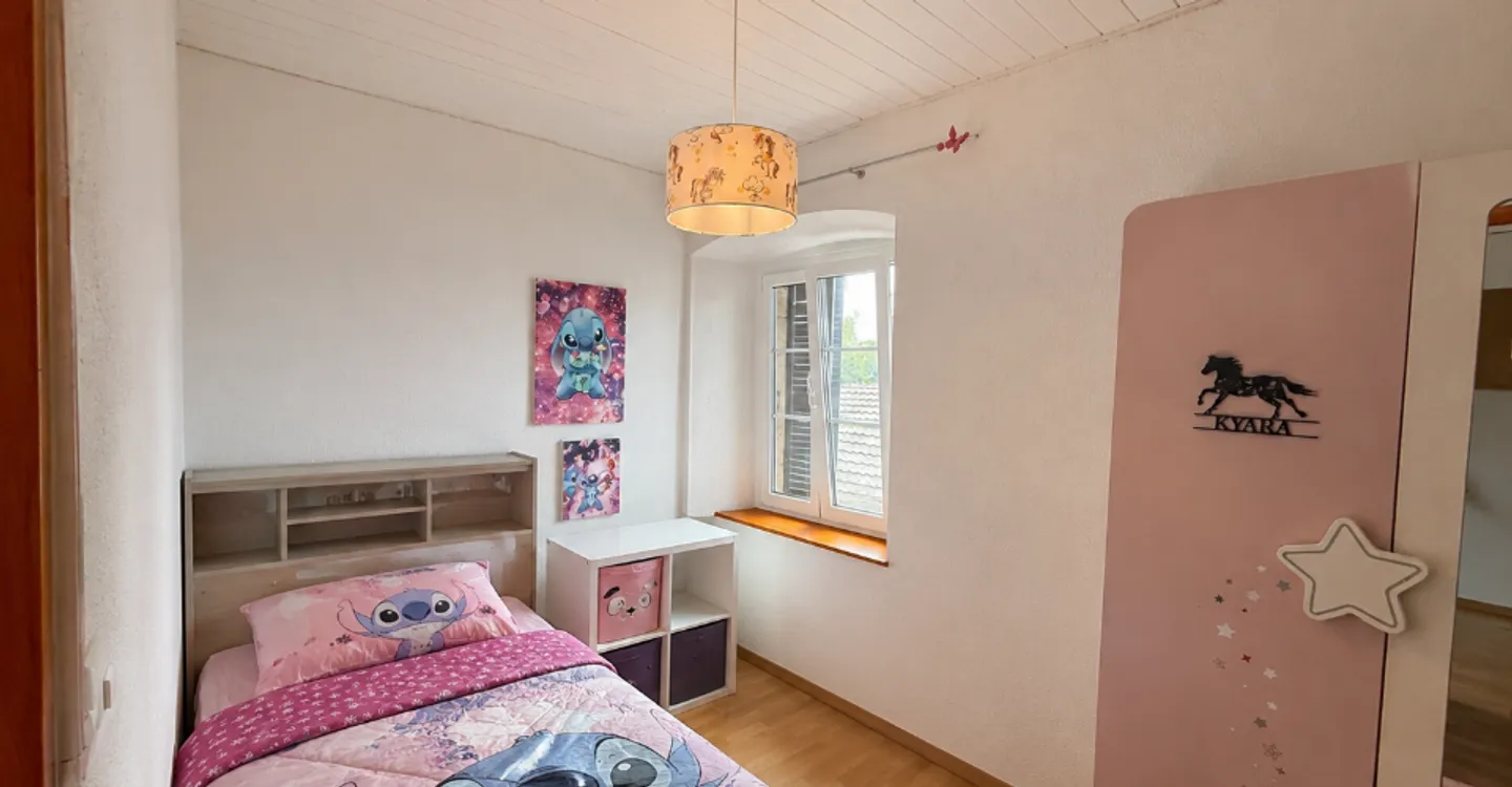 Charming Semi-Detached Houses - Photo 8 of 12