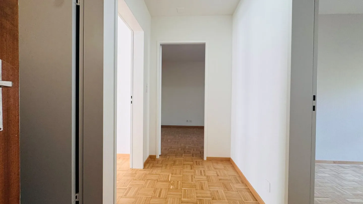 Beautiful 3.5-room apartment with new kitchen, new bathroom, small balcony and cellar compartment - Photo 8 of 8
