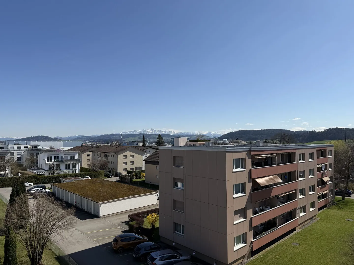 WEITSICHT IN ZENTRALER LAGE - Photo 1 sur 7