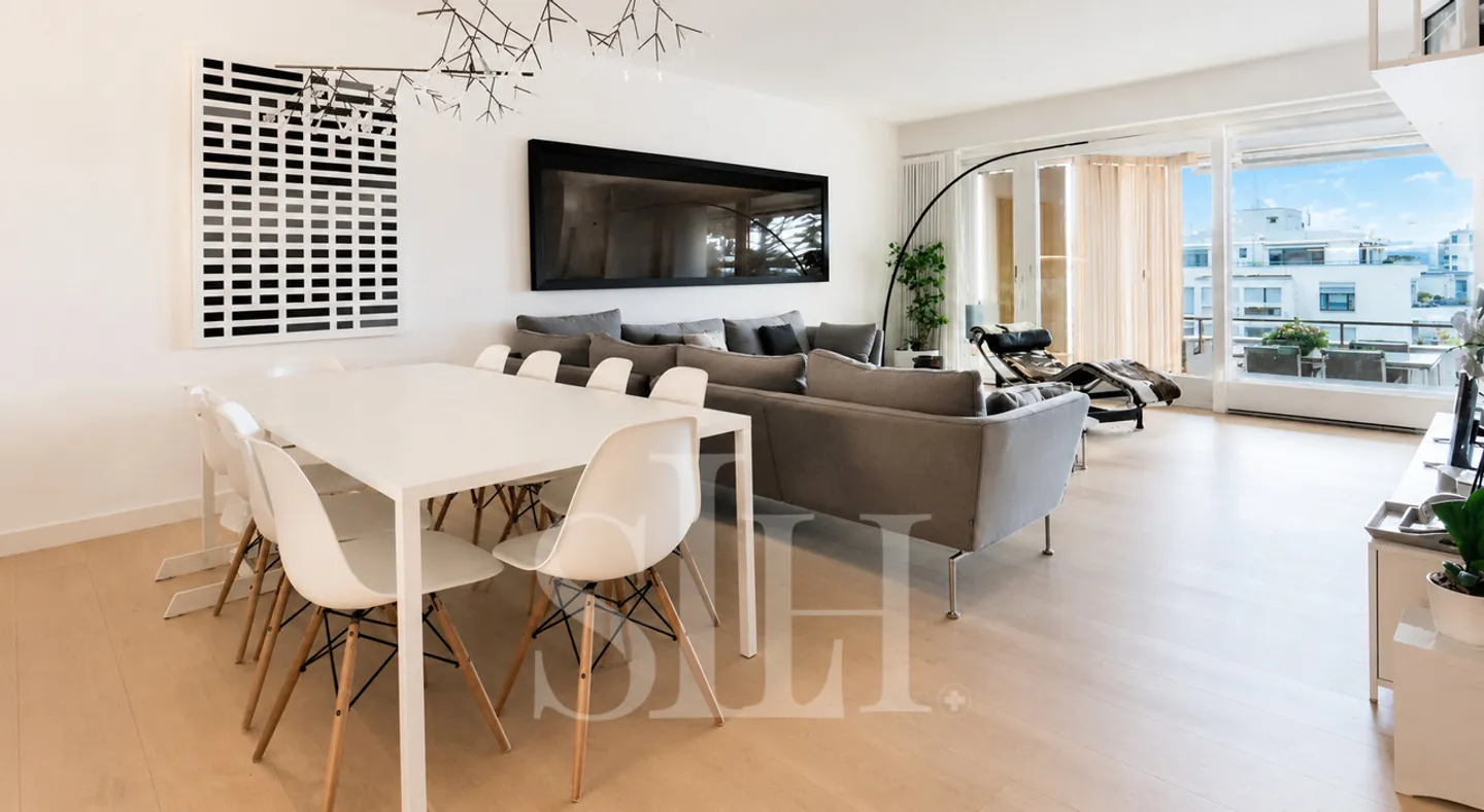 RARE A GENEVE FAMILY APARTMENT IN THE HEART OF FLORISSANT - Photo 1 of 8
