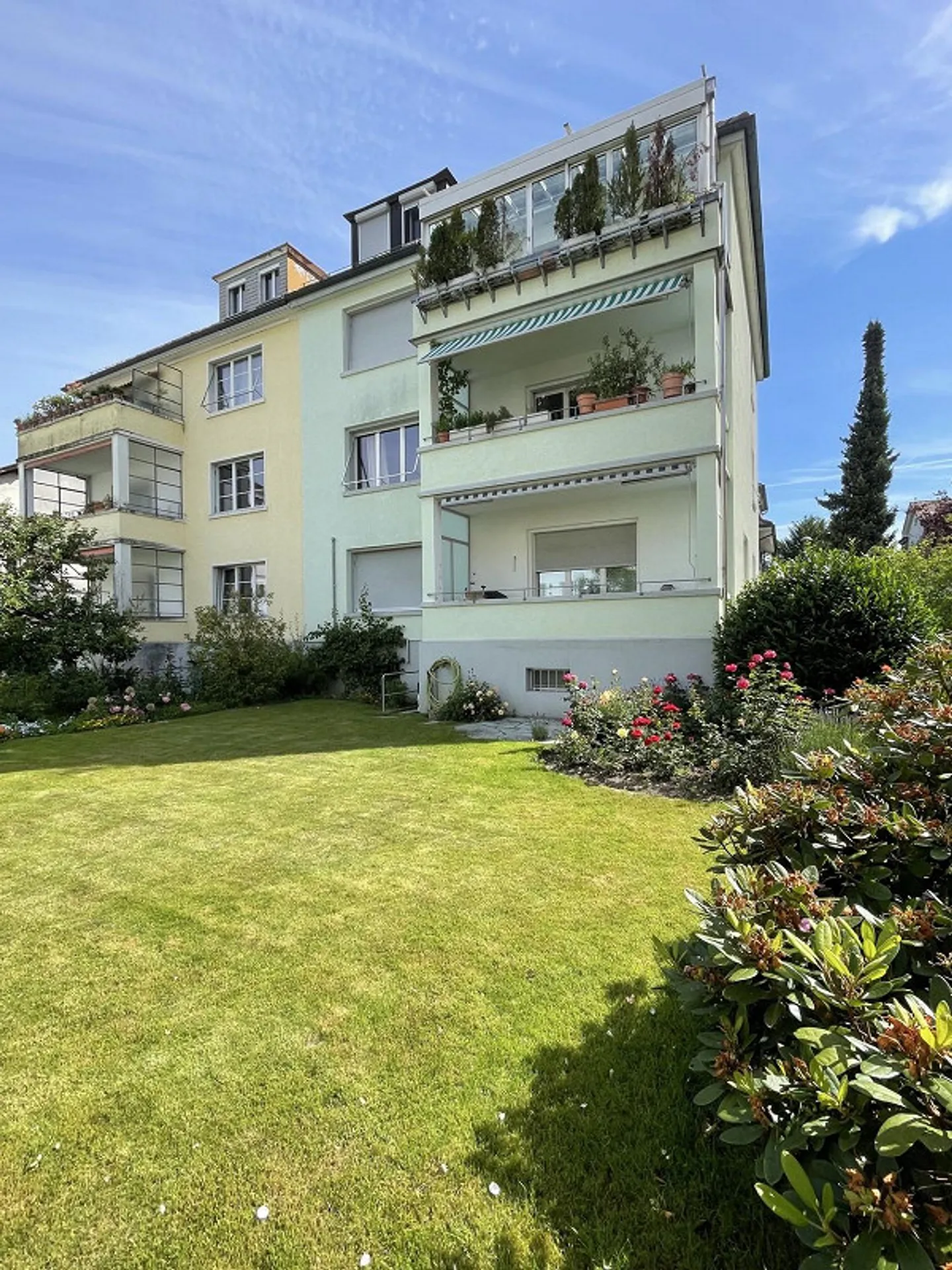 Appartement lumineux et spacieux de 3 pièces avec balcon près de l'Aare - Photo 1 sur 8