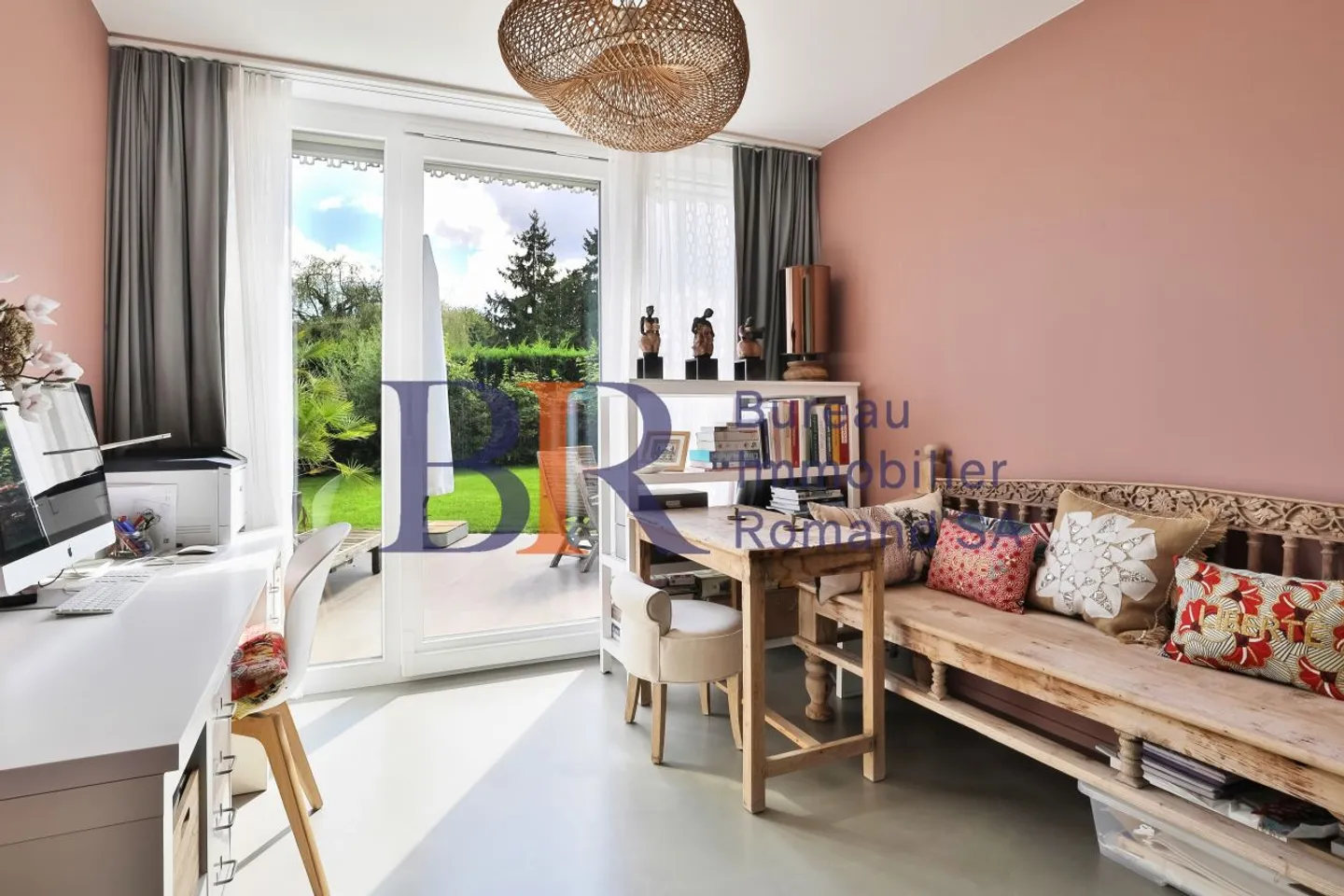 Apartment with terraces and private garden in Pregny-Chambésy - Photo 5 of 8