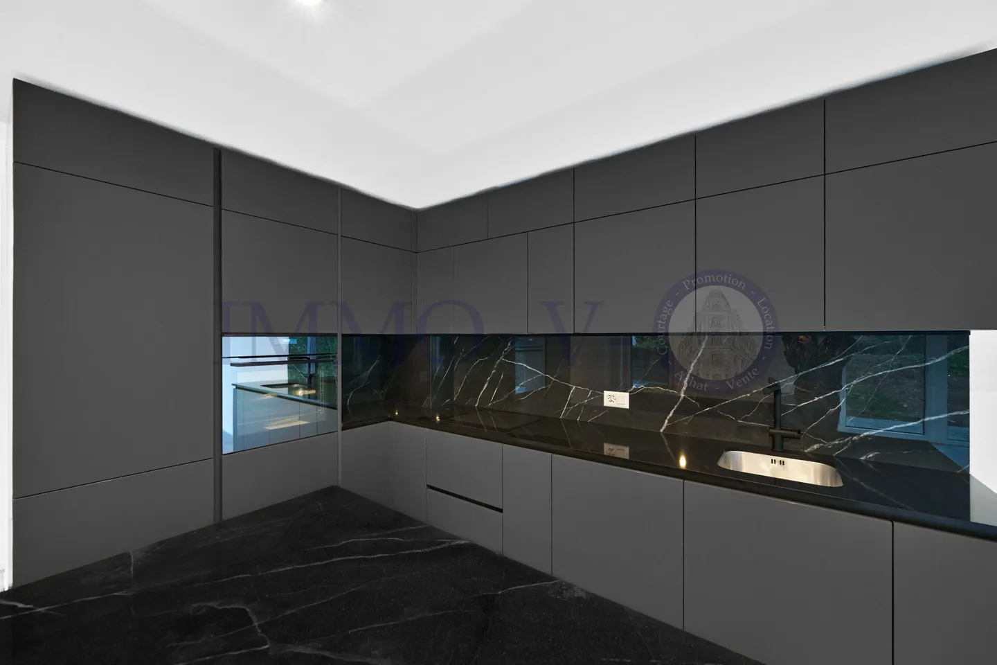 NEUE HOCHWERTIGE WOHNUNG MIT TERRASSEN IDEAL GELEGEN - Foto 4 von 12