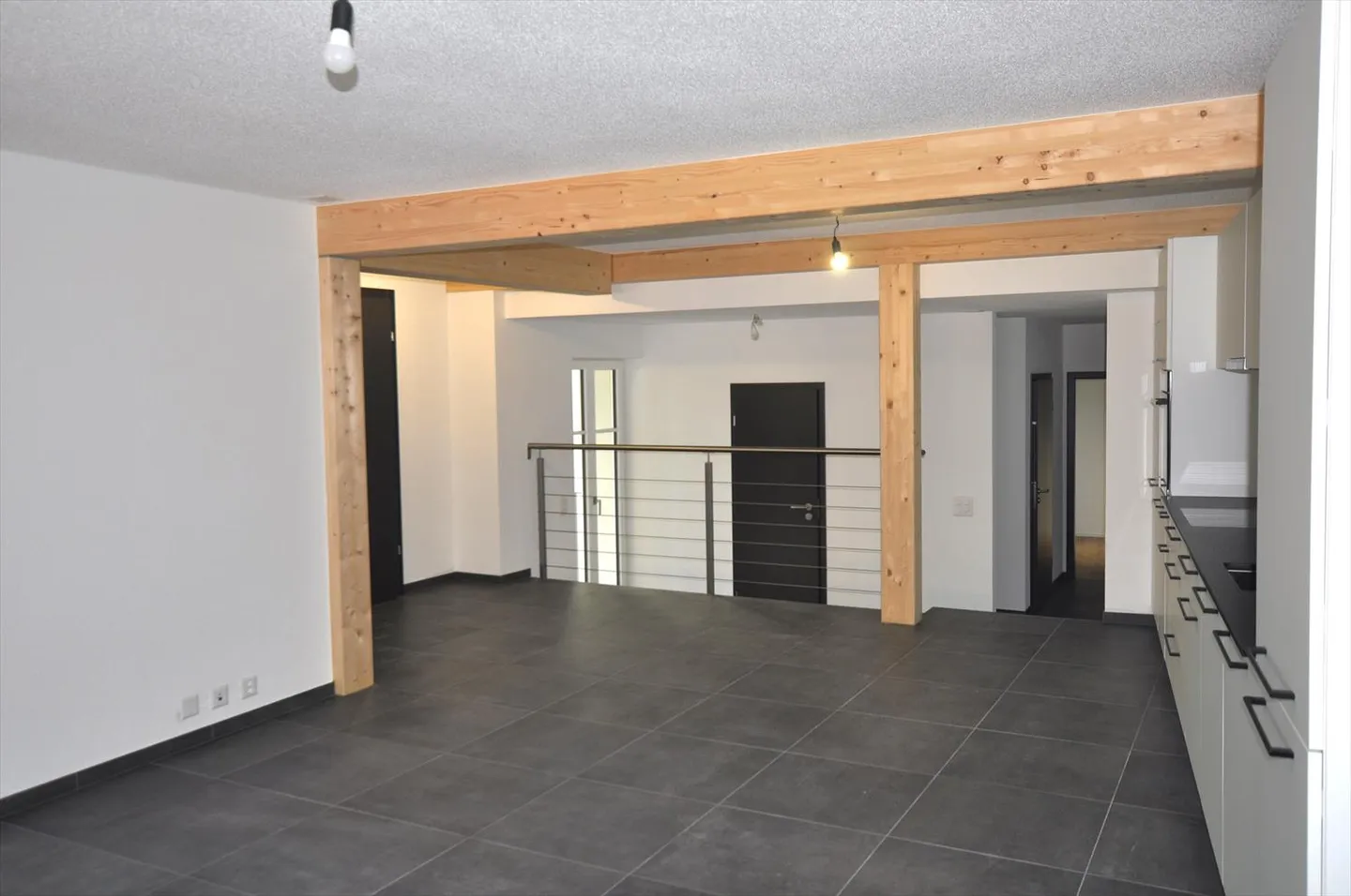 3.5 Room Apartment - Photo 3 of 13