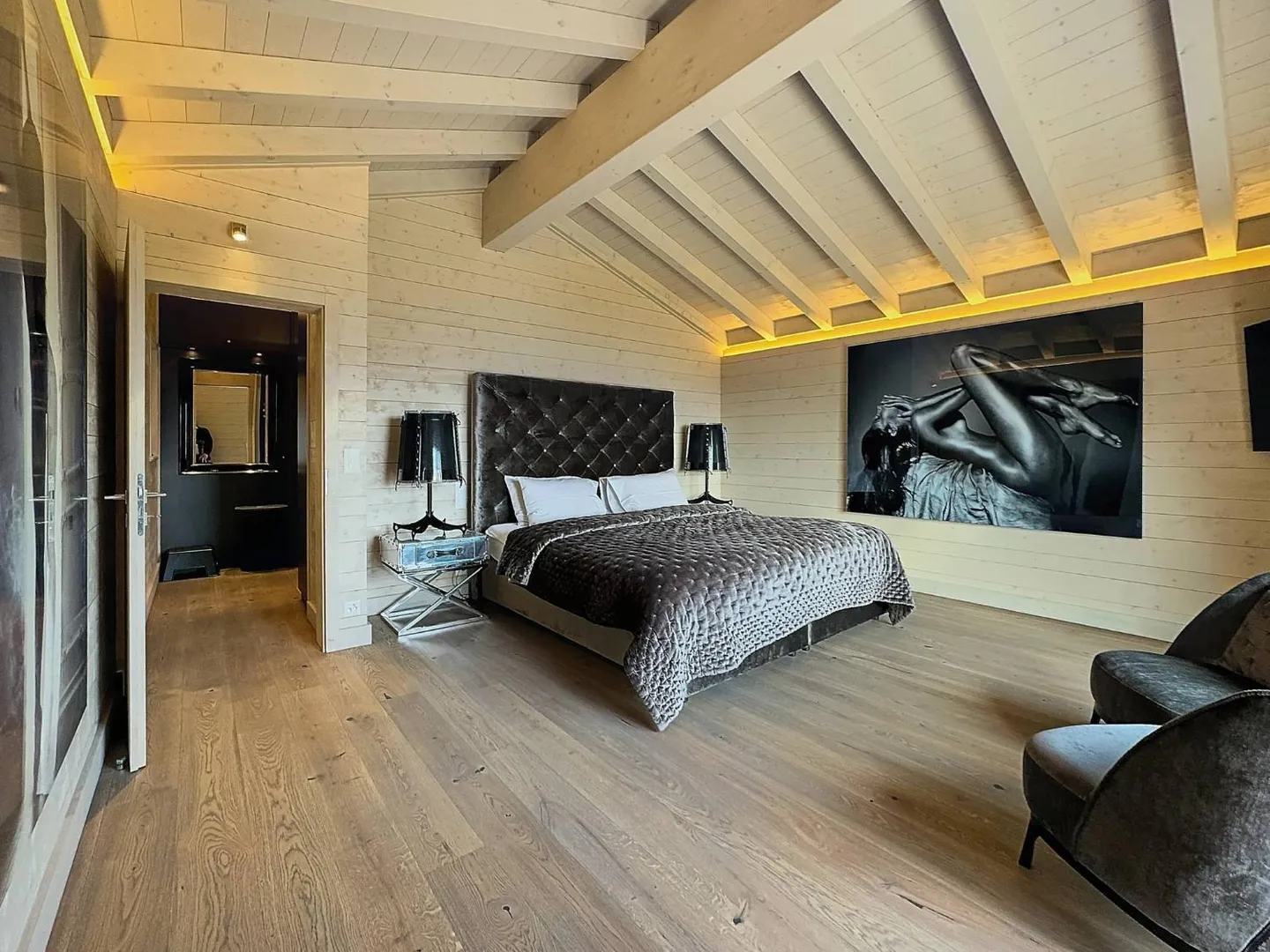 EXCLUSIVITÉ - Magnifique chalet avec vue panoramique sur la vallée du Rhône et les Alpes - Photo 7 sur 8