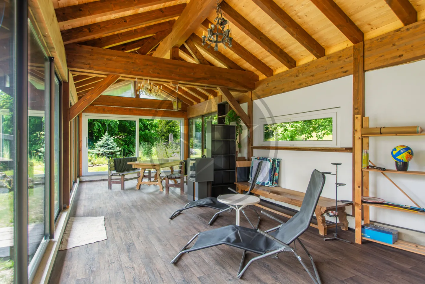 Renovated semi-detached farmhouse with housing, barn, and building land - Photo 8 of 13
