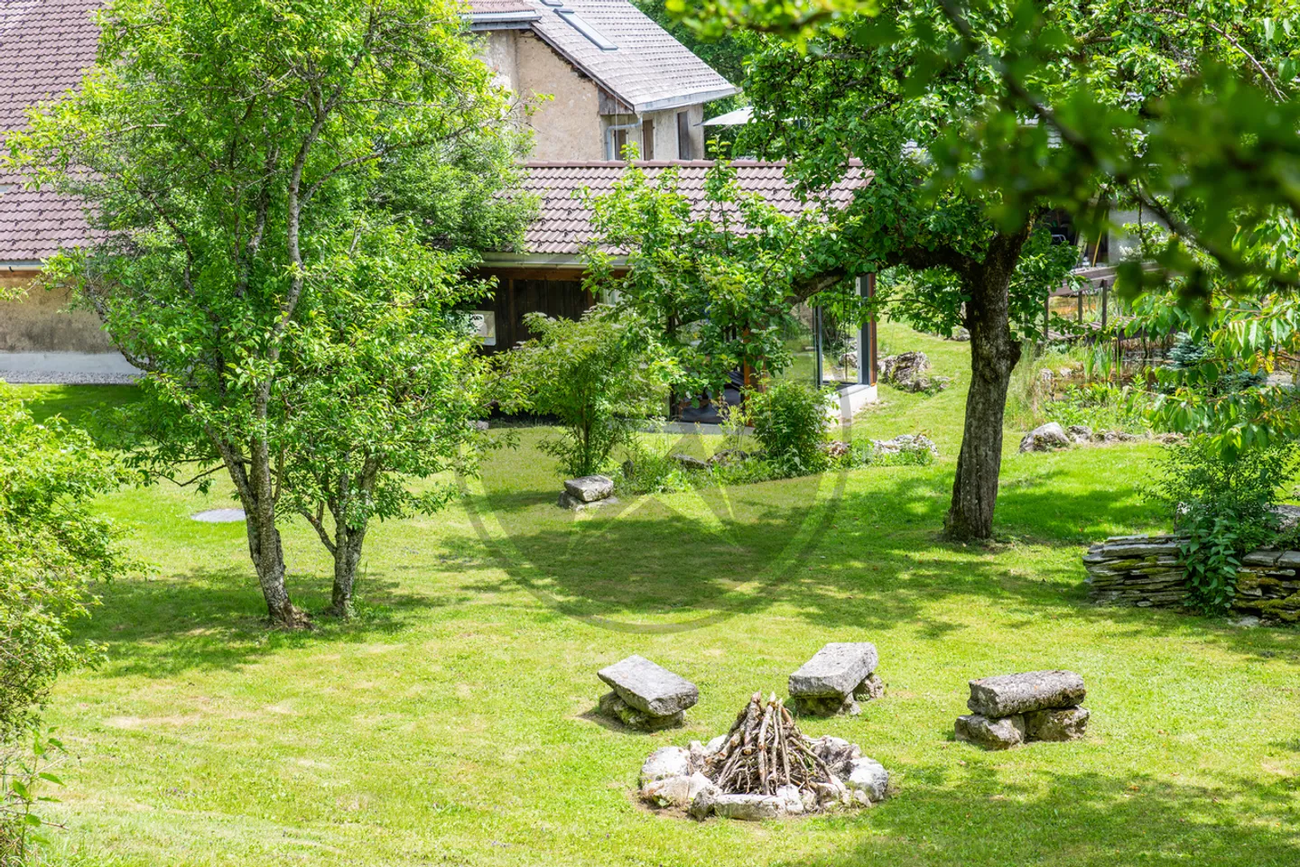 Renovated semi-detached farmhouse with housing, barn, and building land - Photo 12 of 13