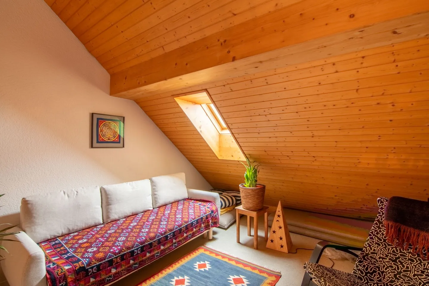 Charmante Dachwohnung mit Galerie - Foto 13 von 22