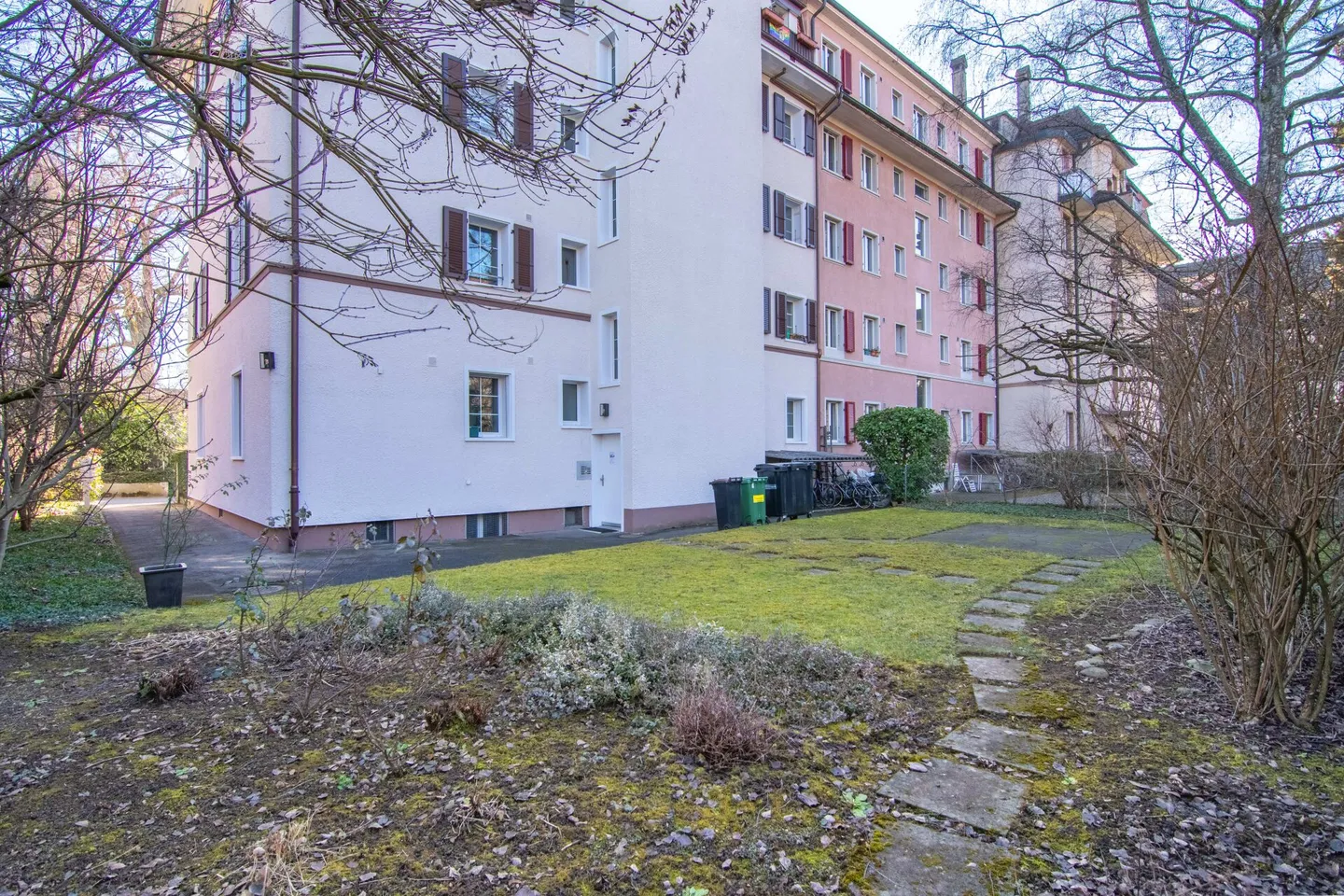 Charmante Dachwohnung mit Galerie - Foto 22 von 22