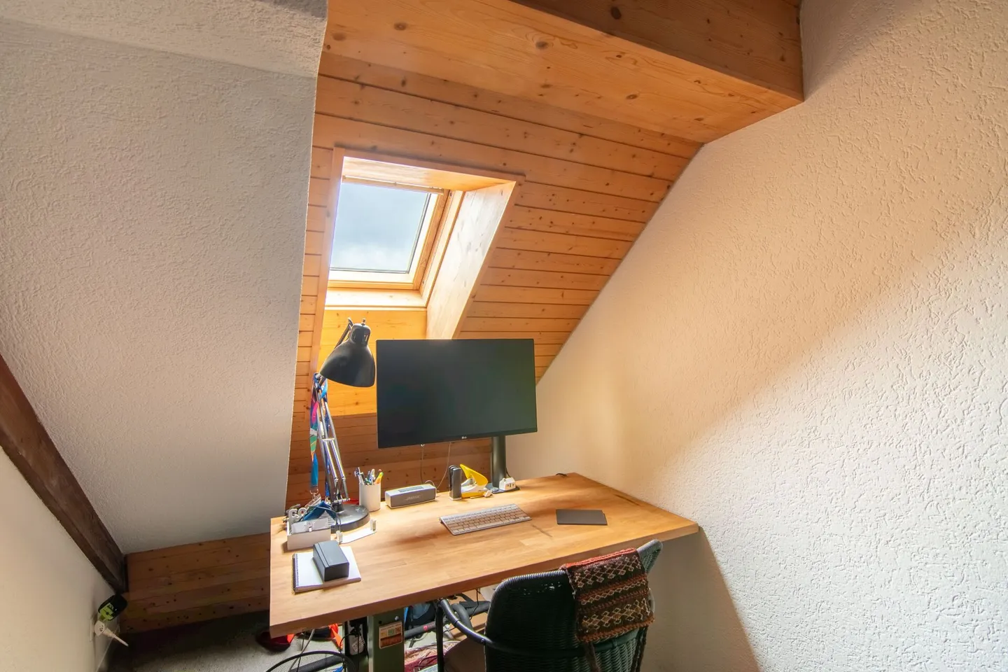 Charmante Dachwohnung mit Galerie - Foto 15 von 22