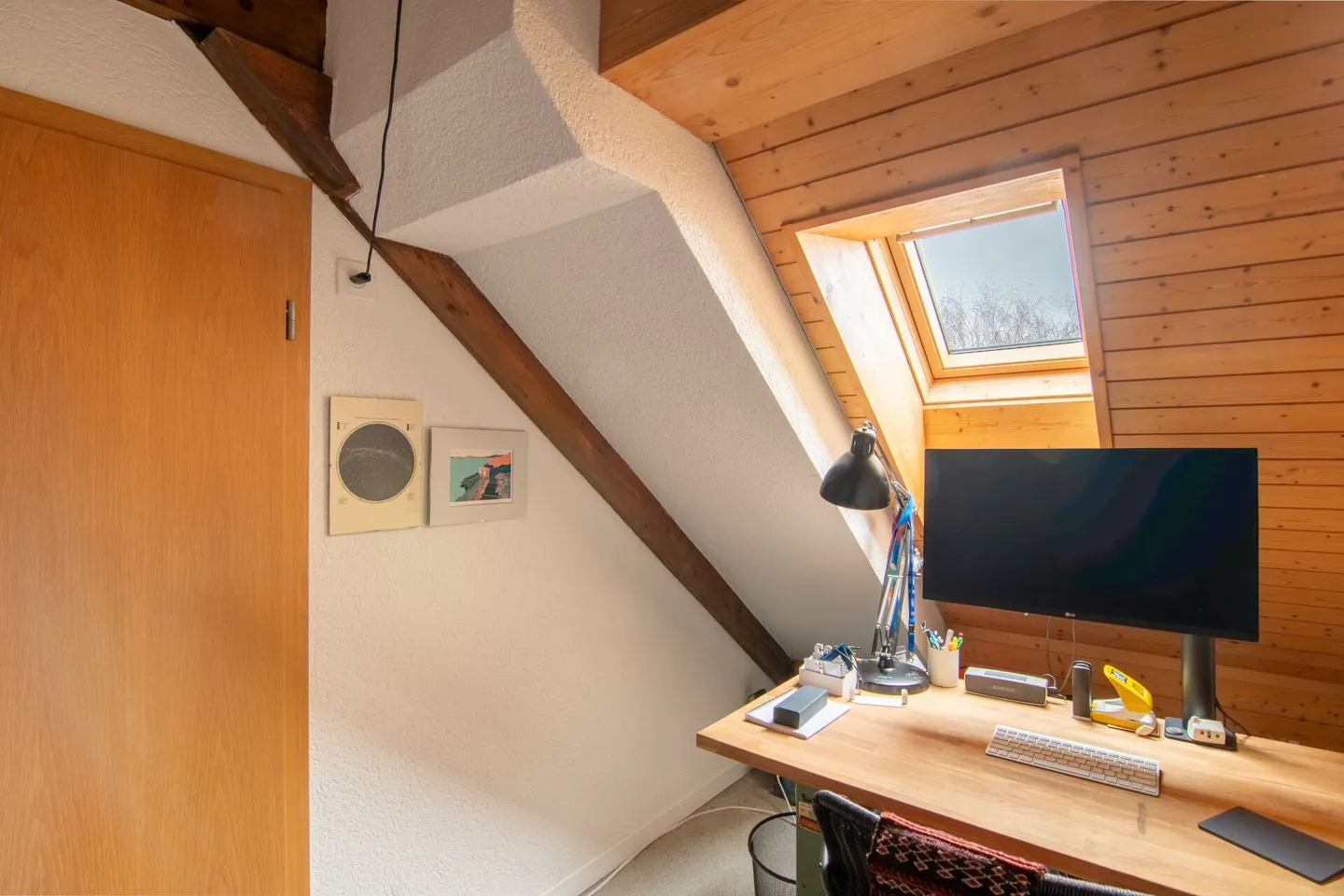 Charmante Dachwohnung mit Galerie - Foto 16 von 22