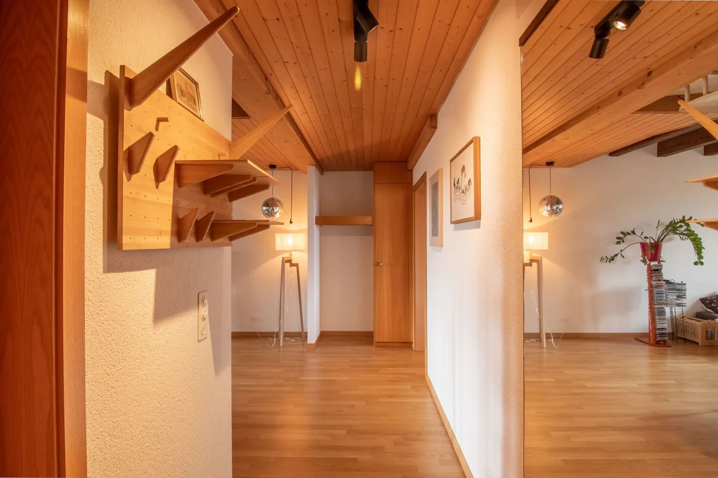 Charmante Dachwohnung mit Galerie - Foto 17 von 22