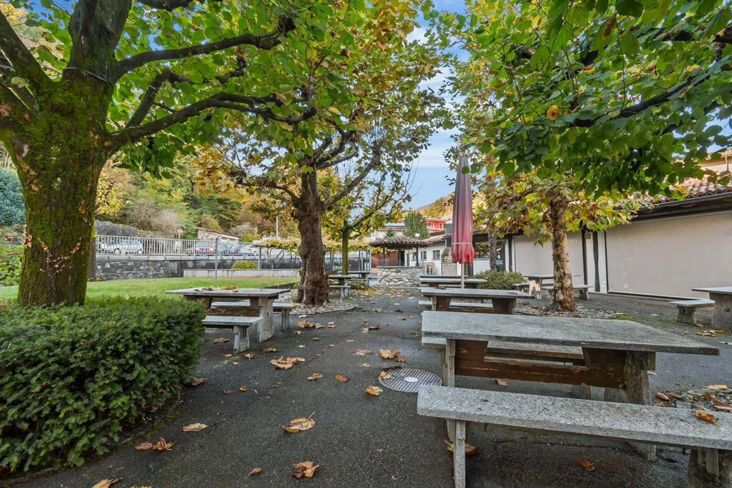 Hotel storico con Grotto e terreno - Foto 10 di 30