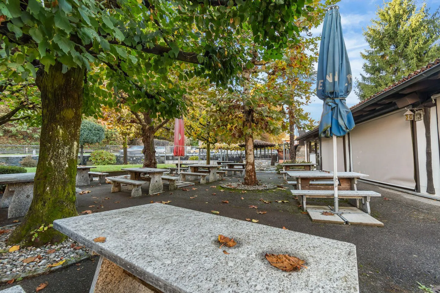 Hotel storico con Grotto e terreno - Foto 11 di 30