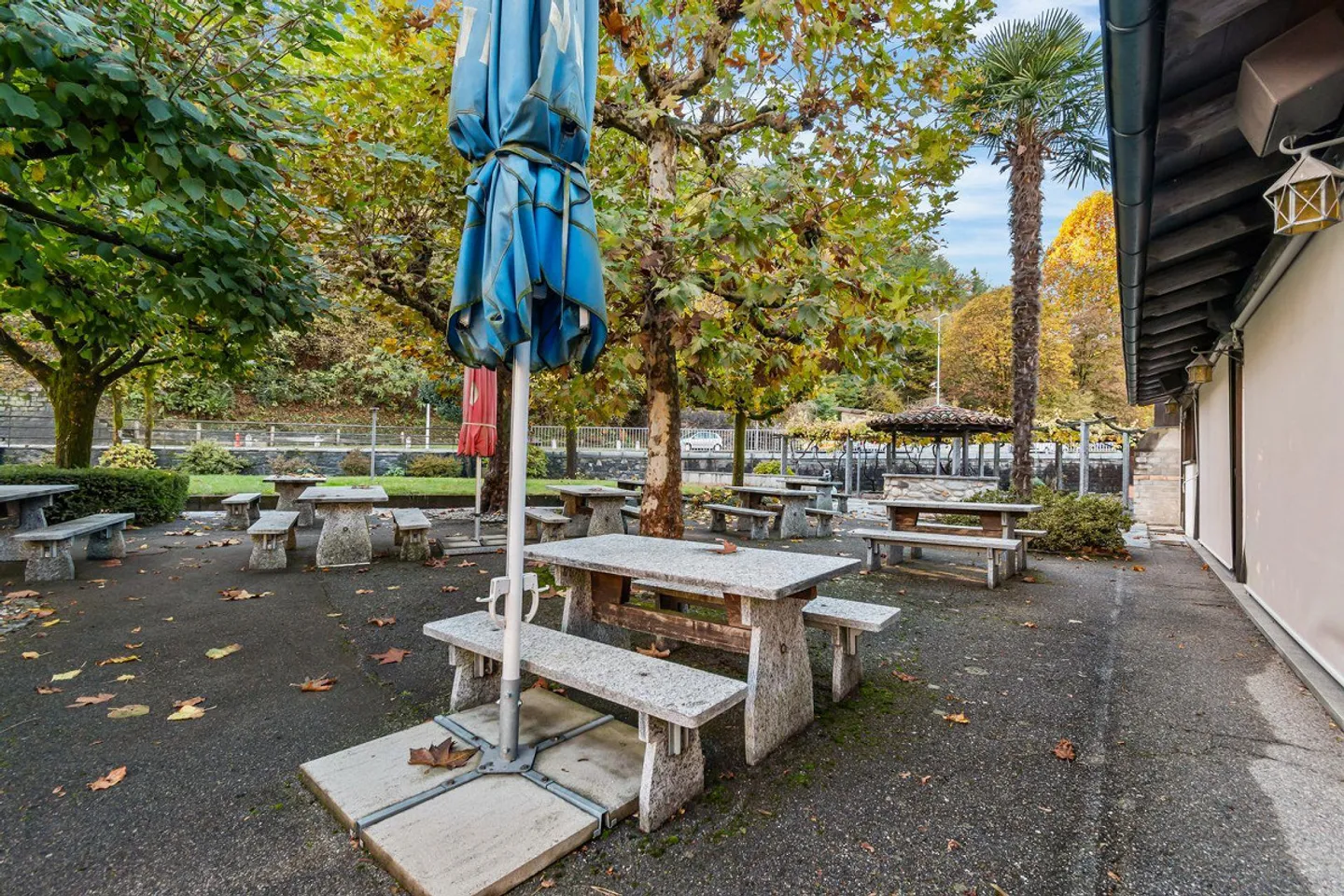 Hotel storico con Grotto e terreno - Foto 12 di 30