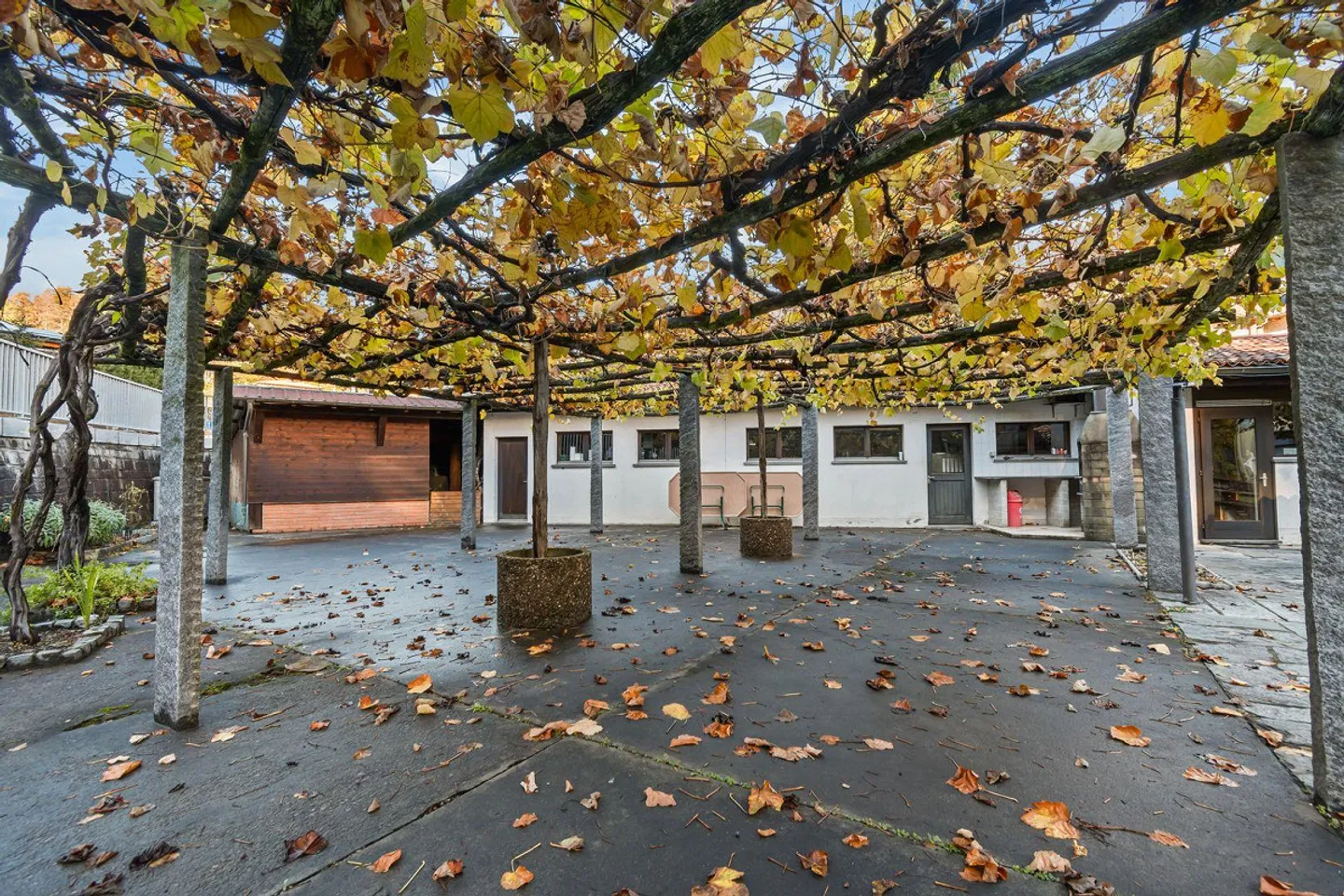 Hotel storico con Grotto e terreno - Foto 14 di 30