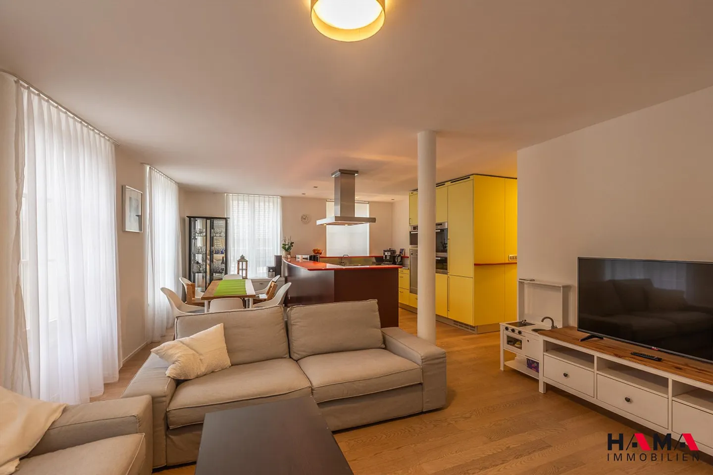 Charming apartment in the Zofingen old town - Photo 3 of 9