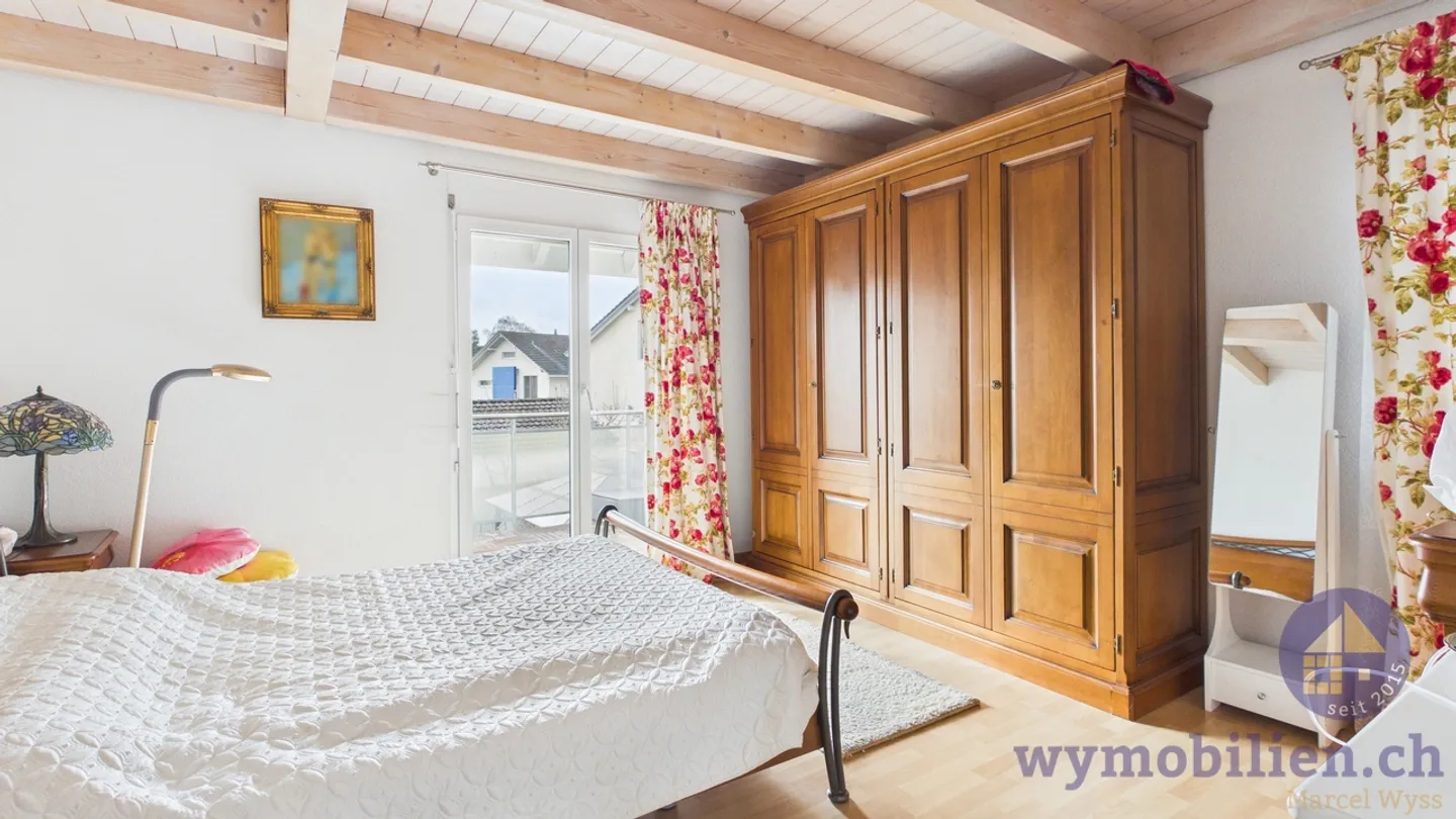 Geräumiges Doppeleinfamilienhaus - Foto 9 von 11