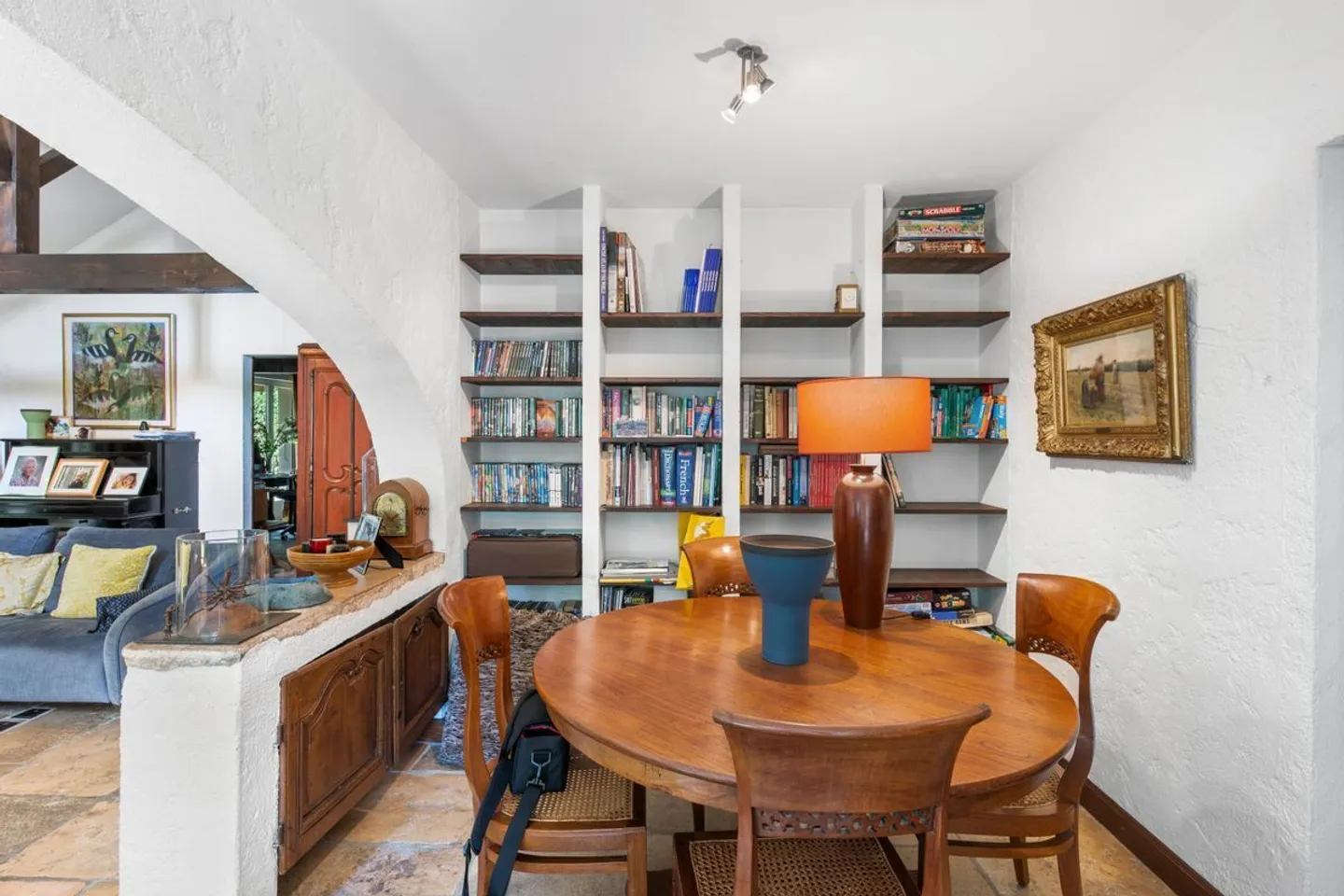 Charakterhaus mit Château-Charme im Herzen eines bewaldeten Grundstücks - Foto 7 von 13