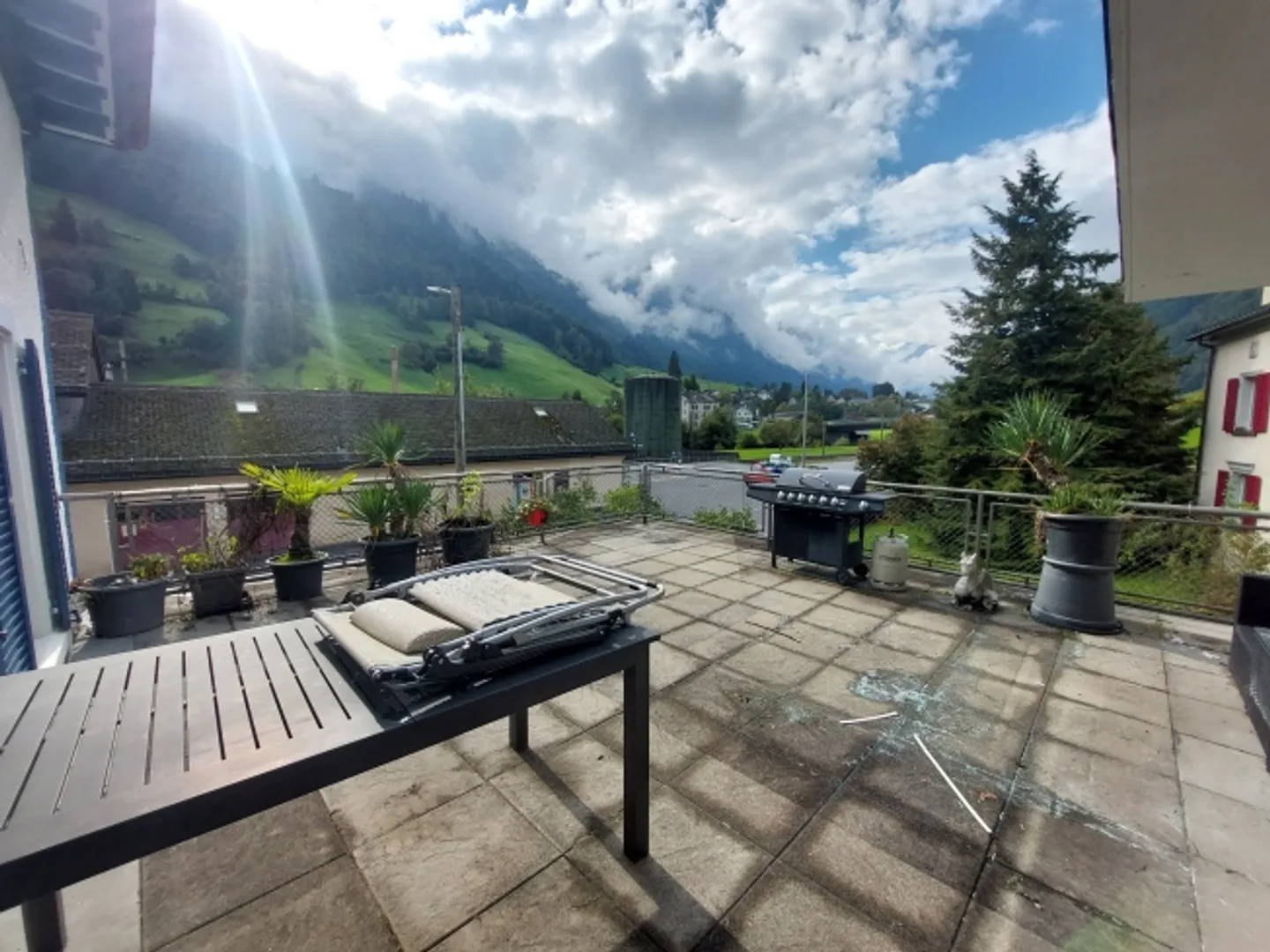 Sunny 4.5-room terrace apartment in Luchsingen - Photo 1 of 12