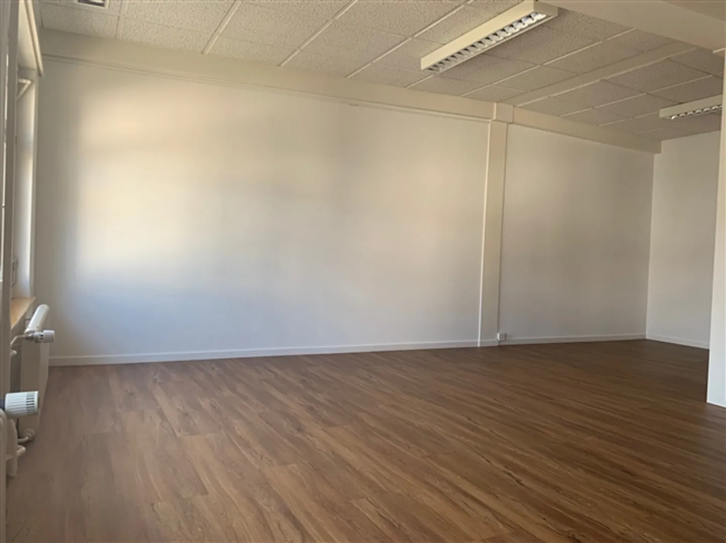 Spazio commerciale attraente in una posizione centrale a Rüti - Foto 3 di 3