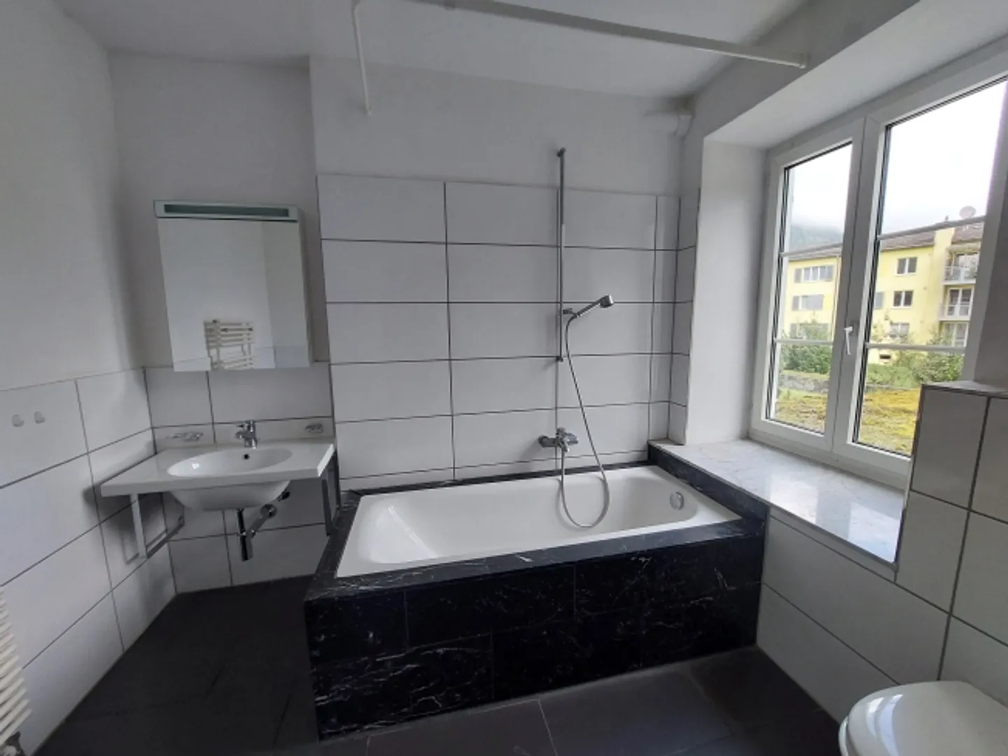 Sunny 4.5-room terrace apartment in Luchsingen - Photo 8 of 12