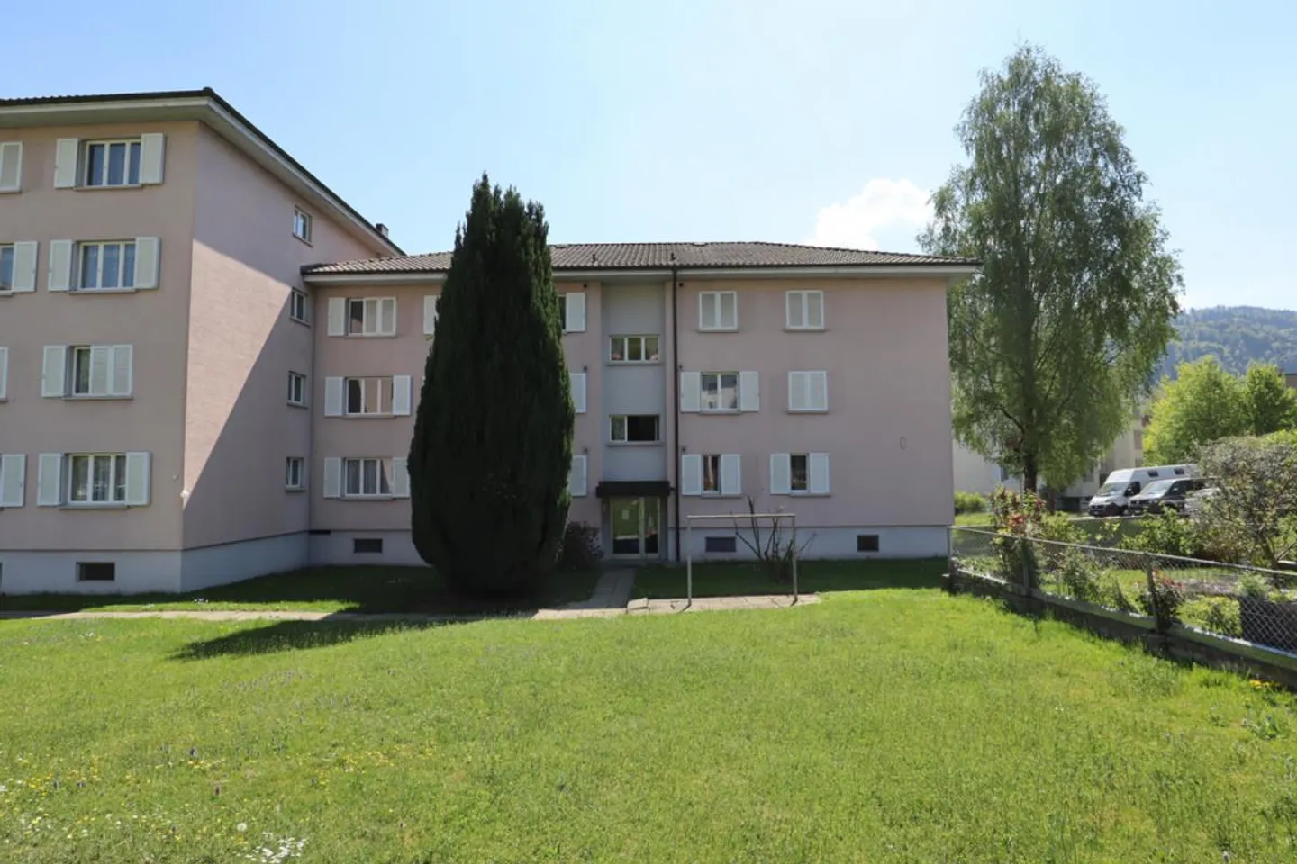 Nel verde eppure situato in posizione centrale! - Foto 1 di 9