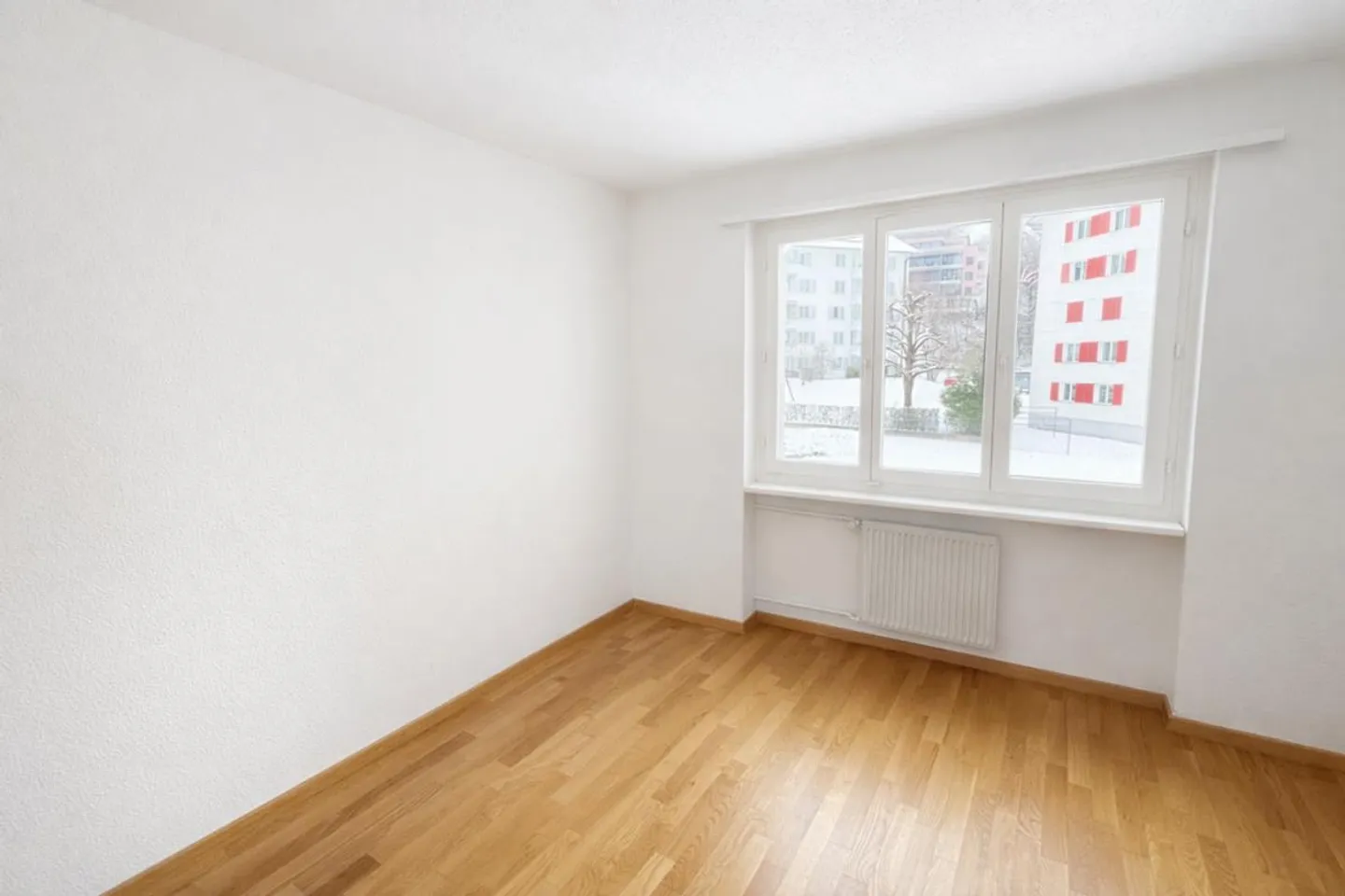 Nel verde eppure situato in posizione centrale! - Foto 4 di 9