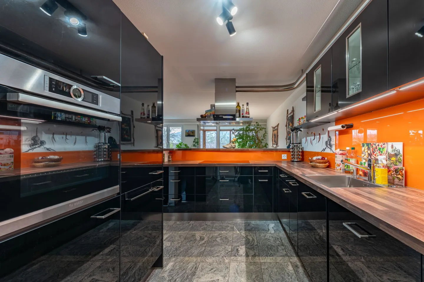 154 m² on one level | 28 m² terrace with hot tub | renovated in 2021 | Liestal - Photo 12 of 17