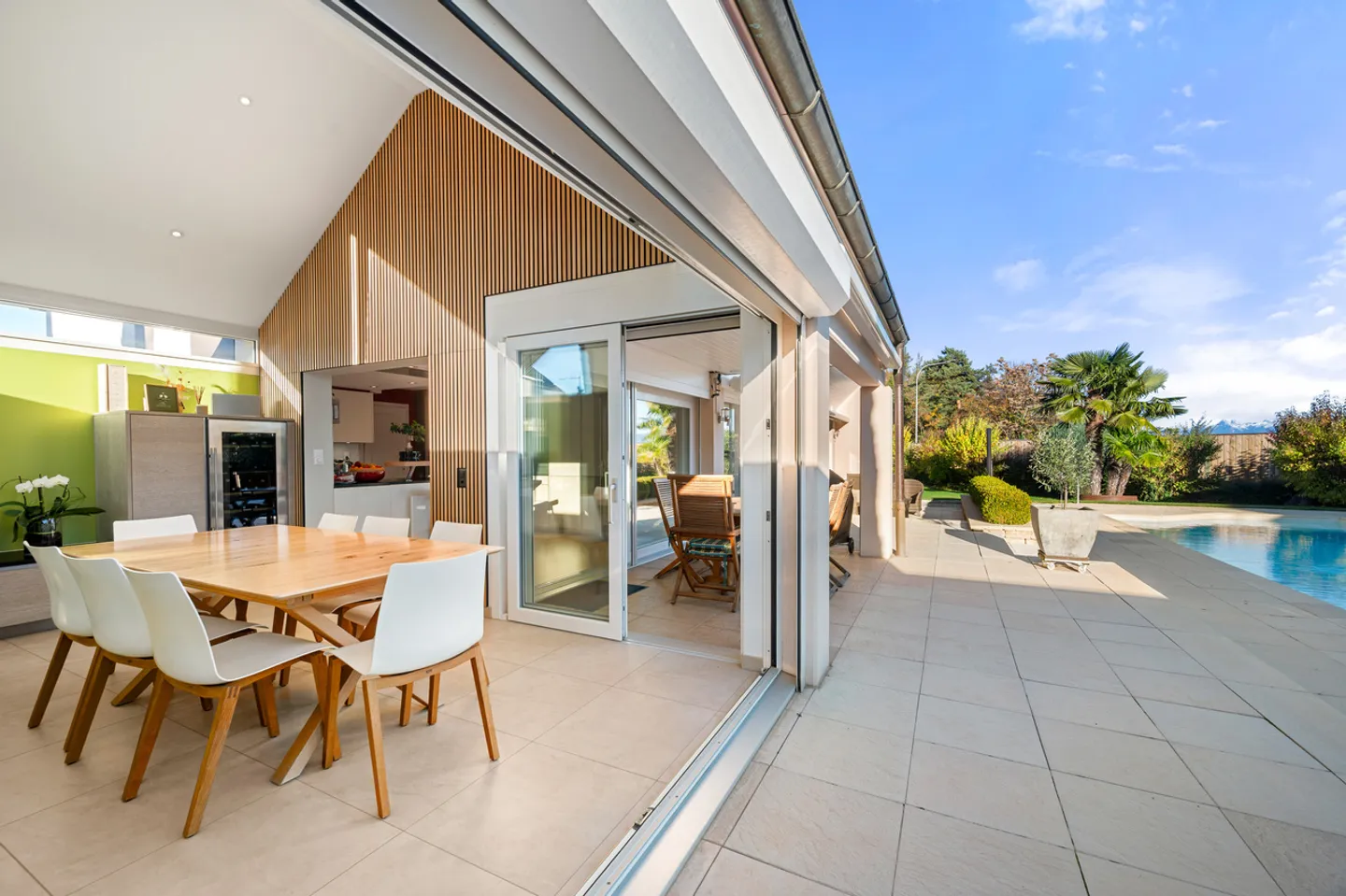 Stunning Villa with Lake Views - Photo 3 of 13