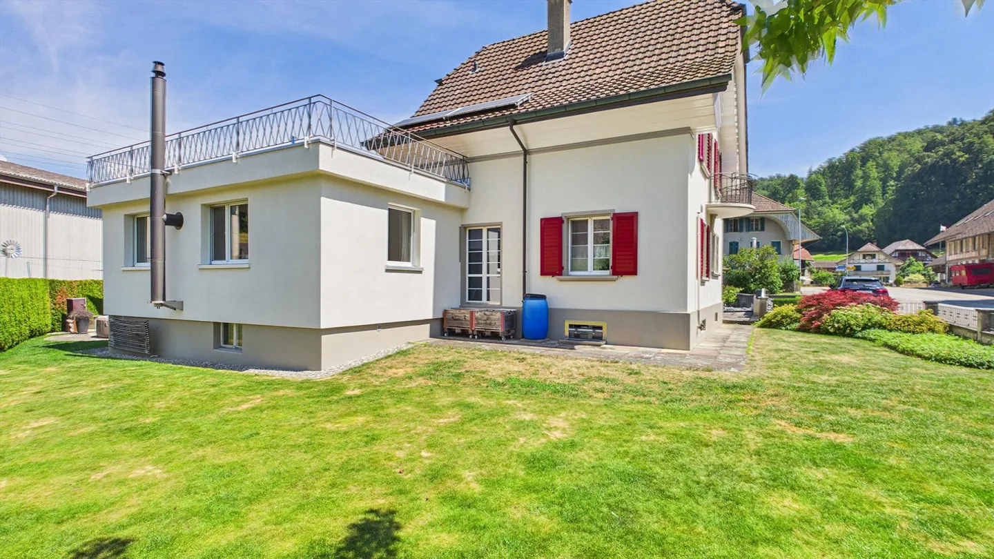 Casa su grande lotto (1112m2) e garage XXL - Foto 4 di 23