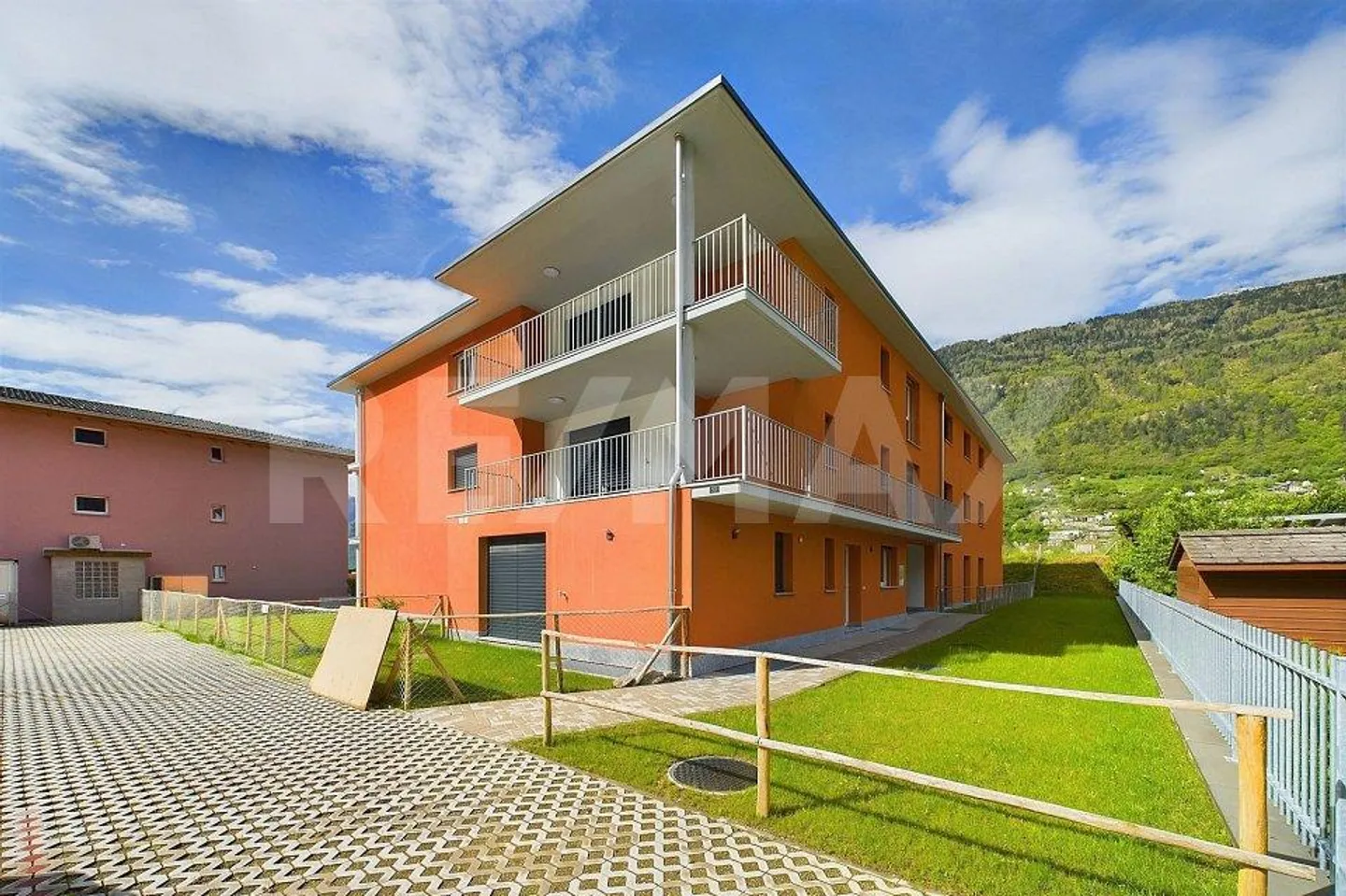 Residenza Dhevid – modernes 4½-Zimmer-Apartment mit schönem Blick auf die Berge - Foto 3 von 13